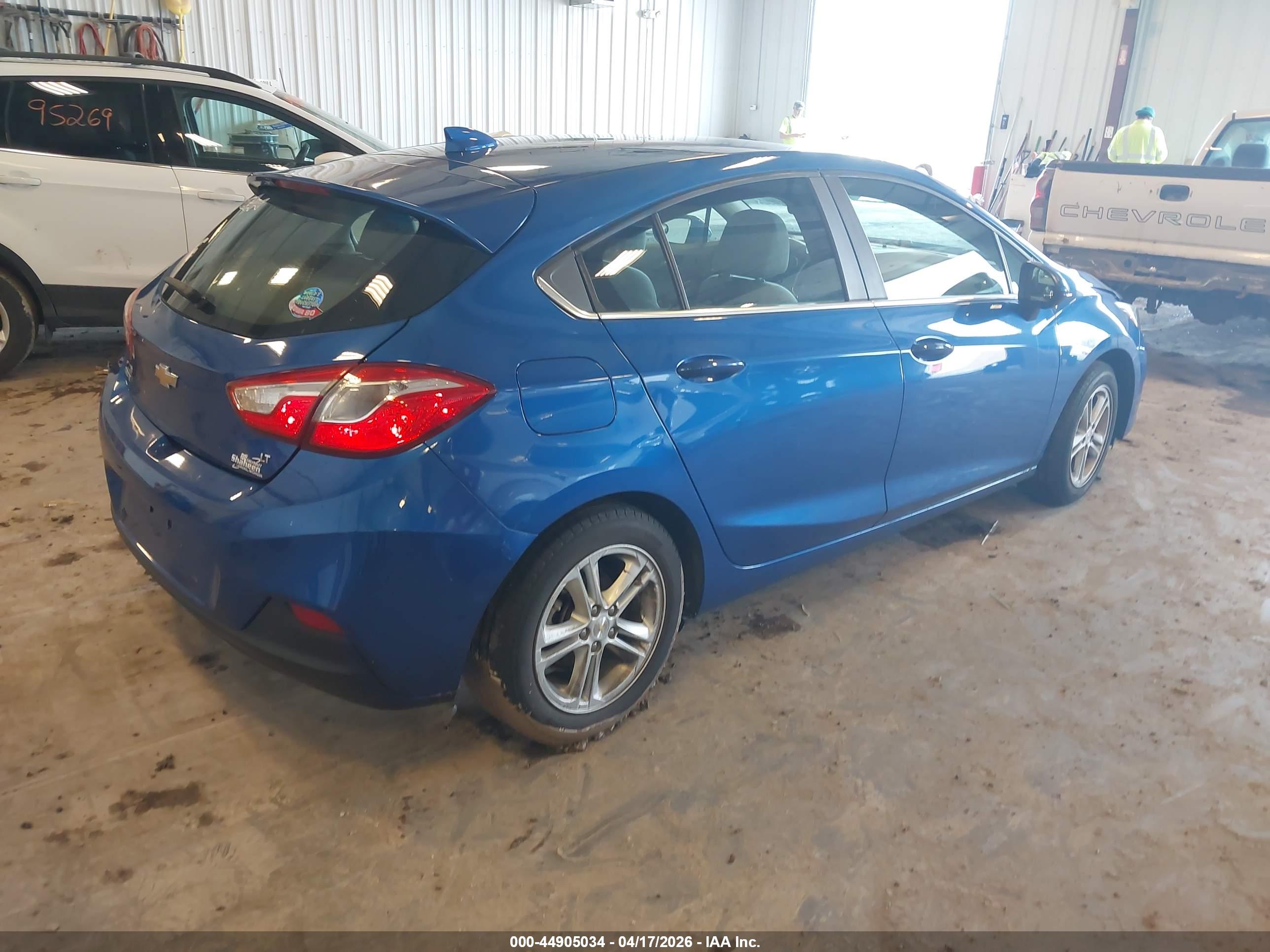 CHEVROLET CRUZE image 4