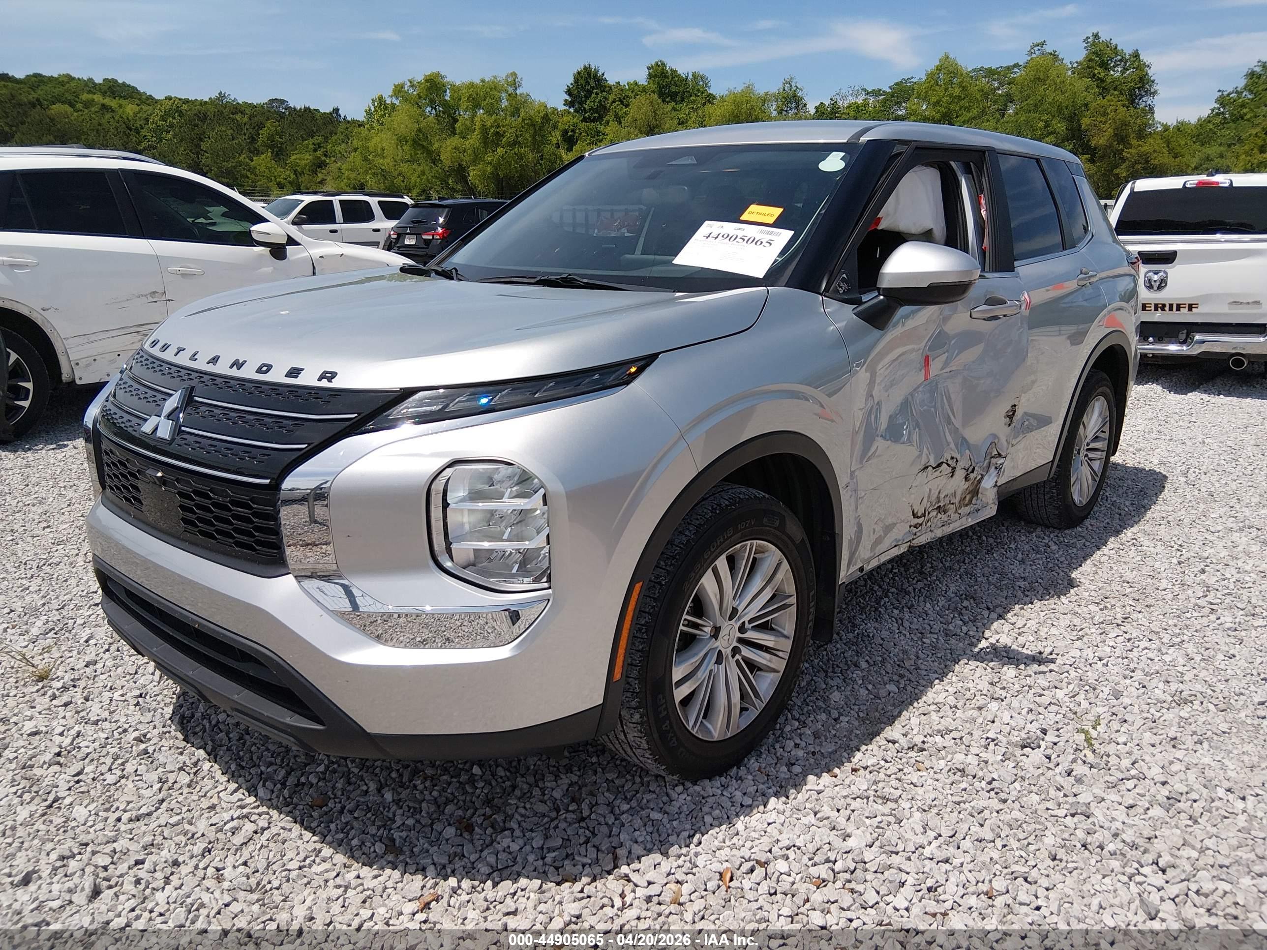 MITSUBISHI OUTLANDER image 2