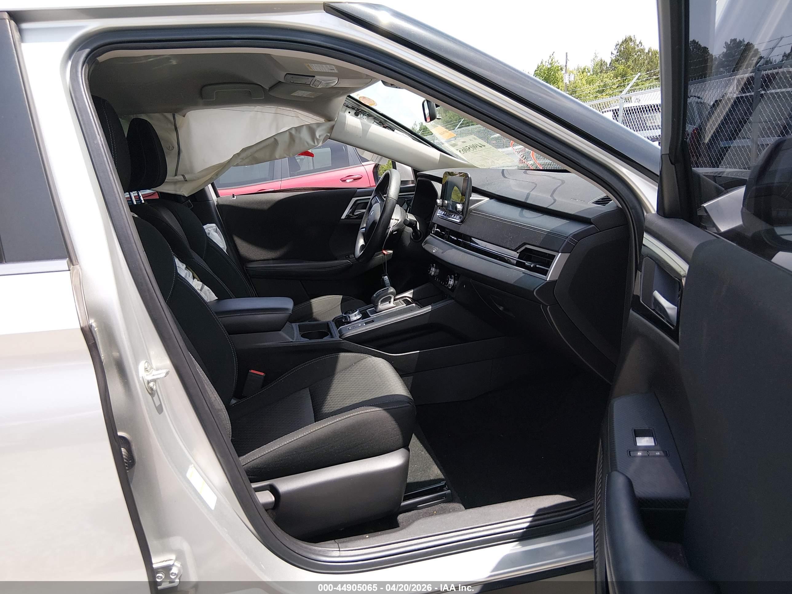MITSUBISHI OUTLANDER image 5