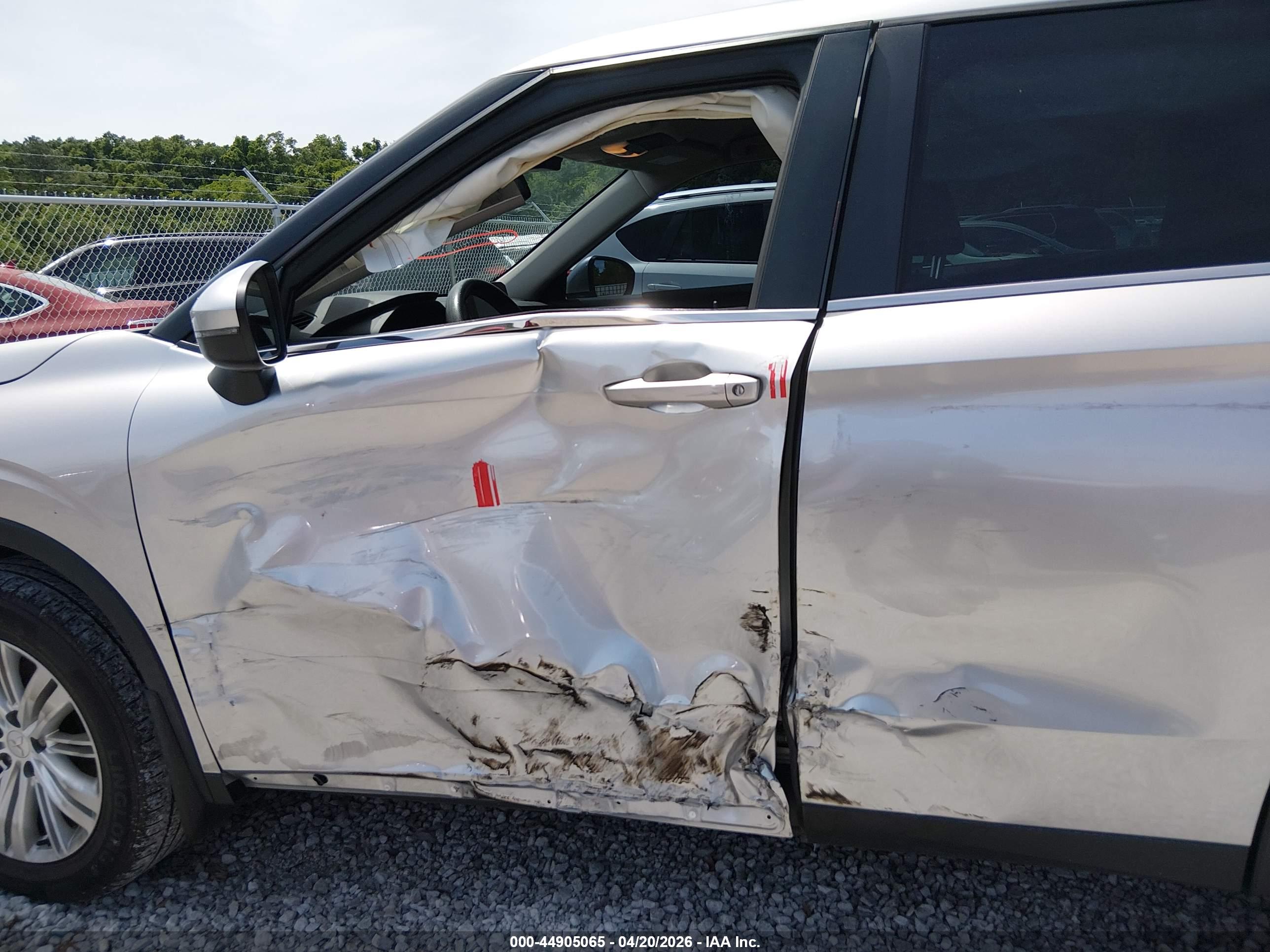 MITSUBISHI OUTLANDER image 6