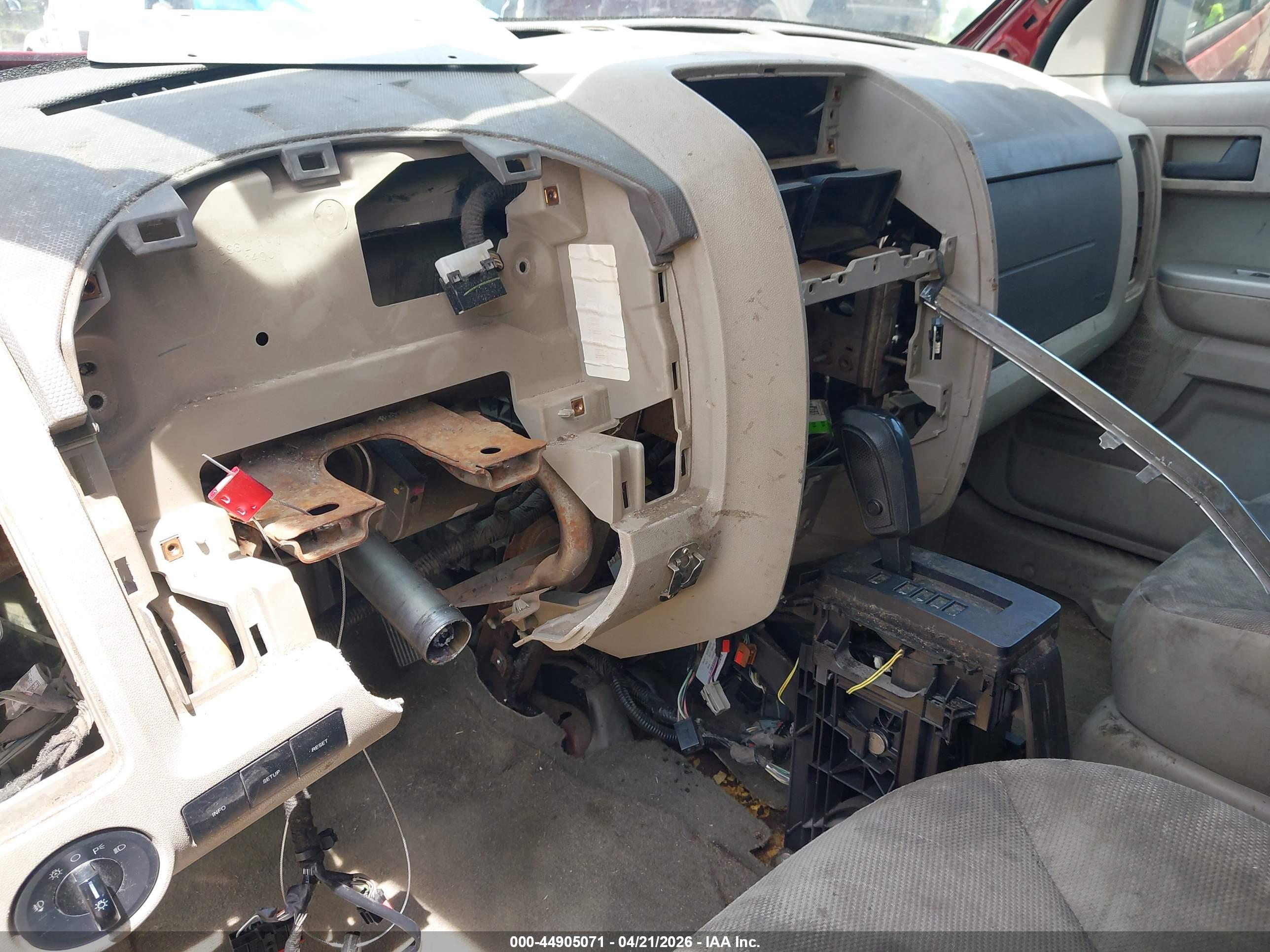 FORD ESCAPE image 6