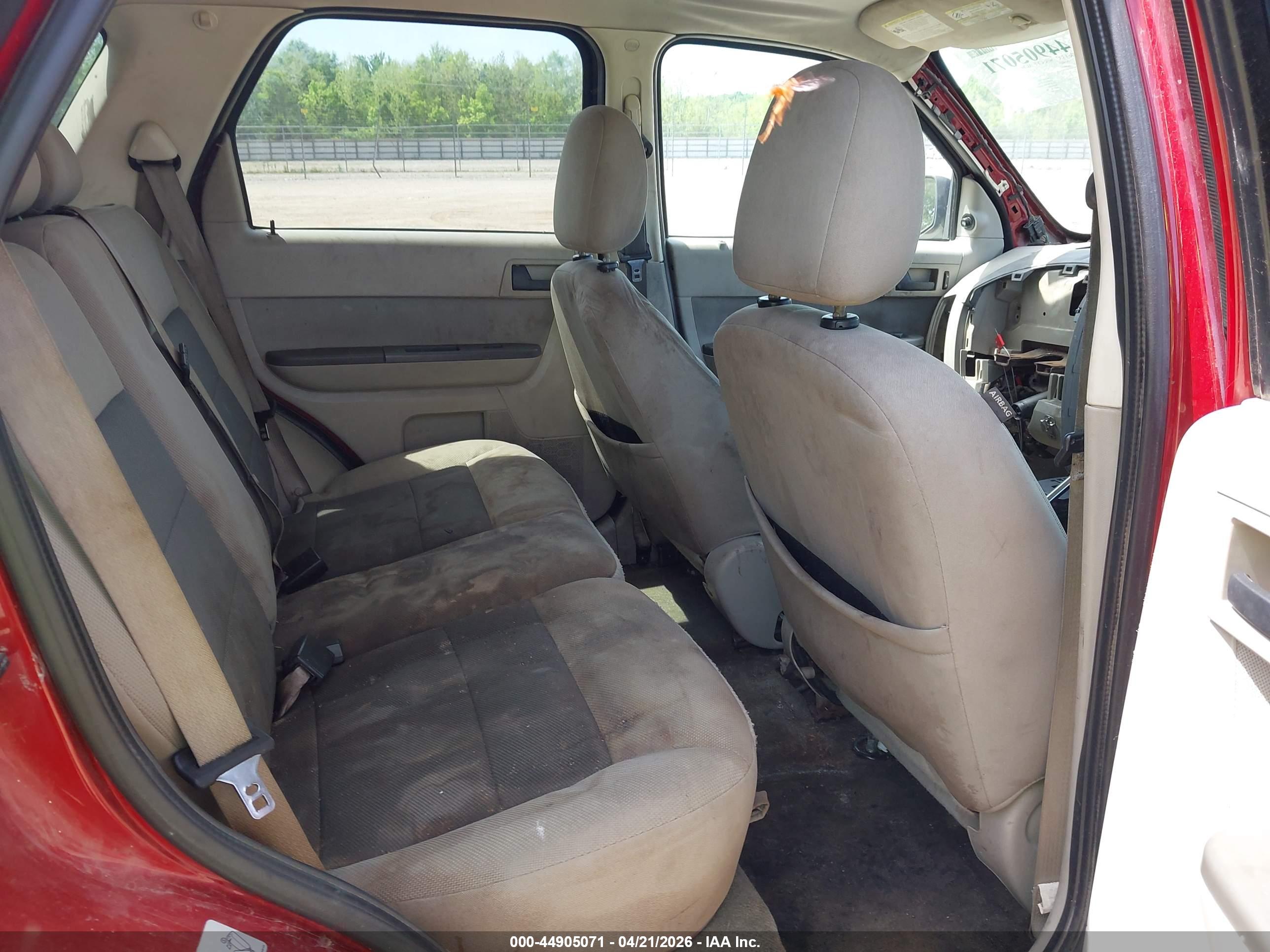 FORD ESCAPE image 8