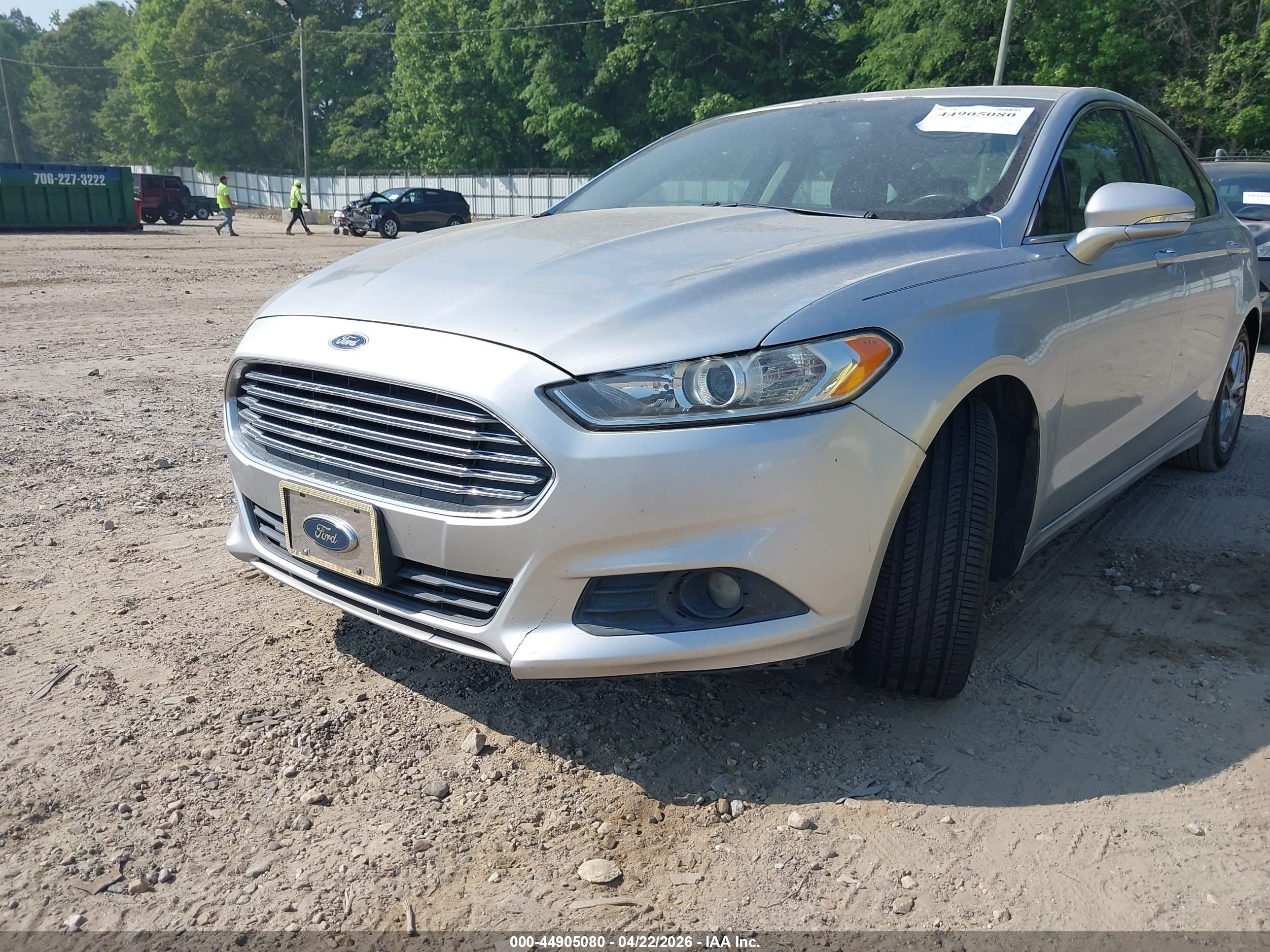 FORD FUSION image 6