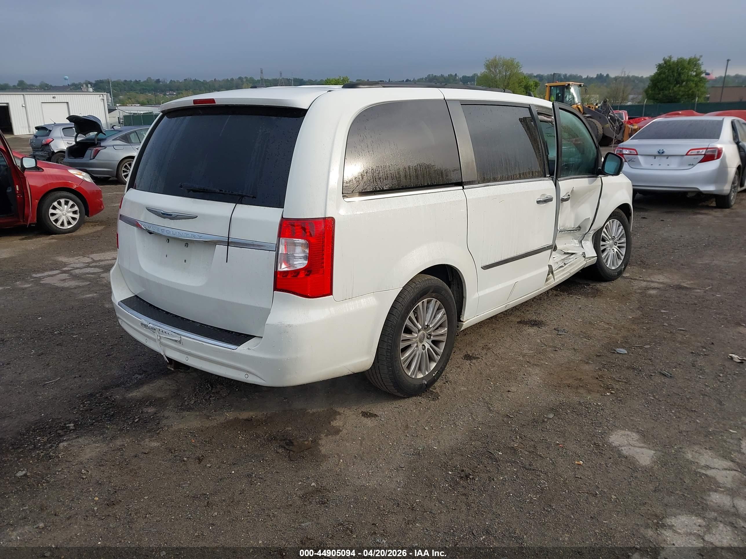 CHRYSLER TOWN image 4