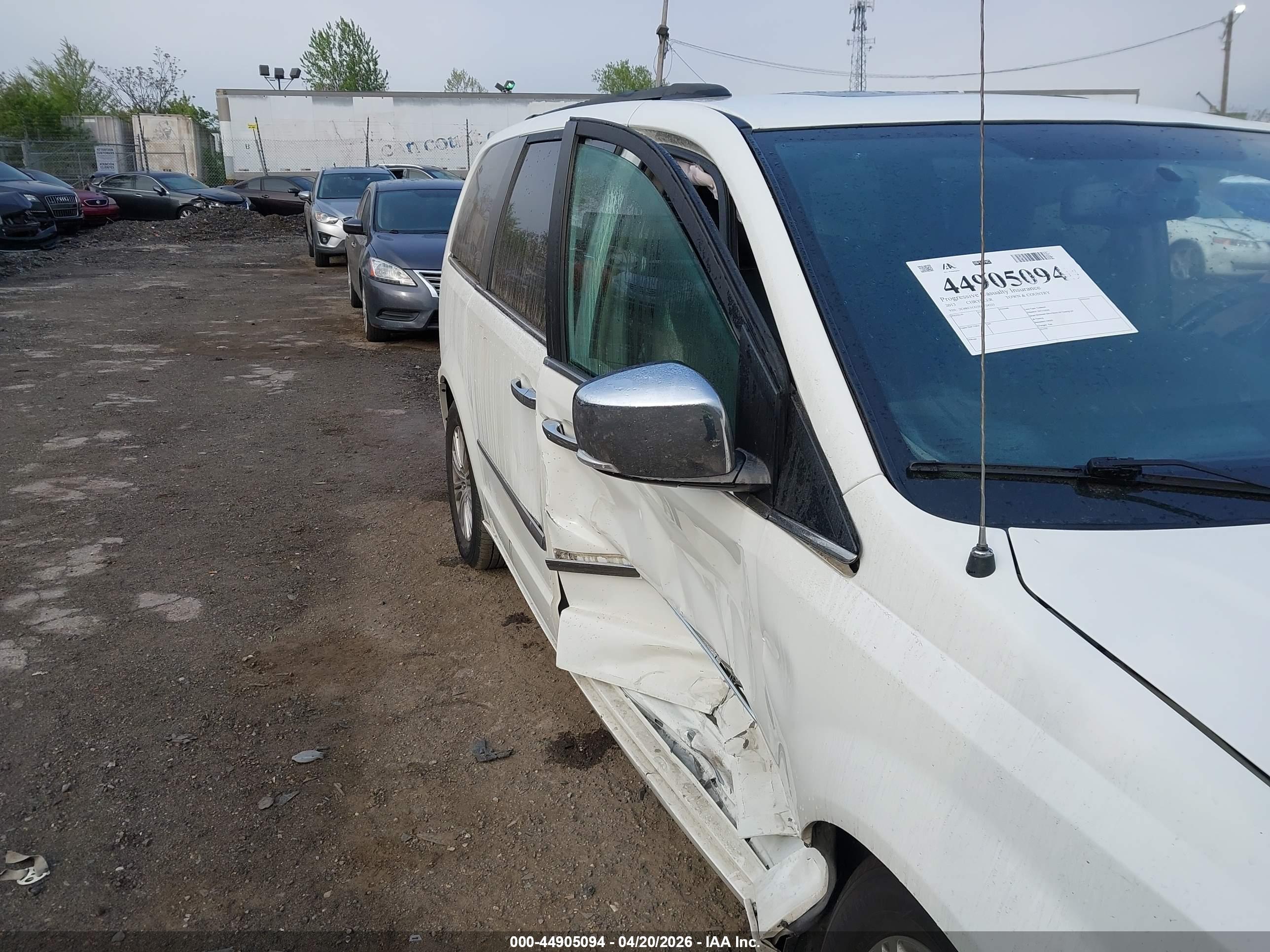 CHRYSLER TOWN image 6