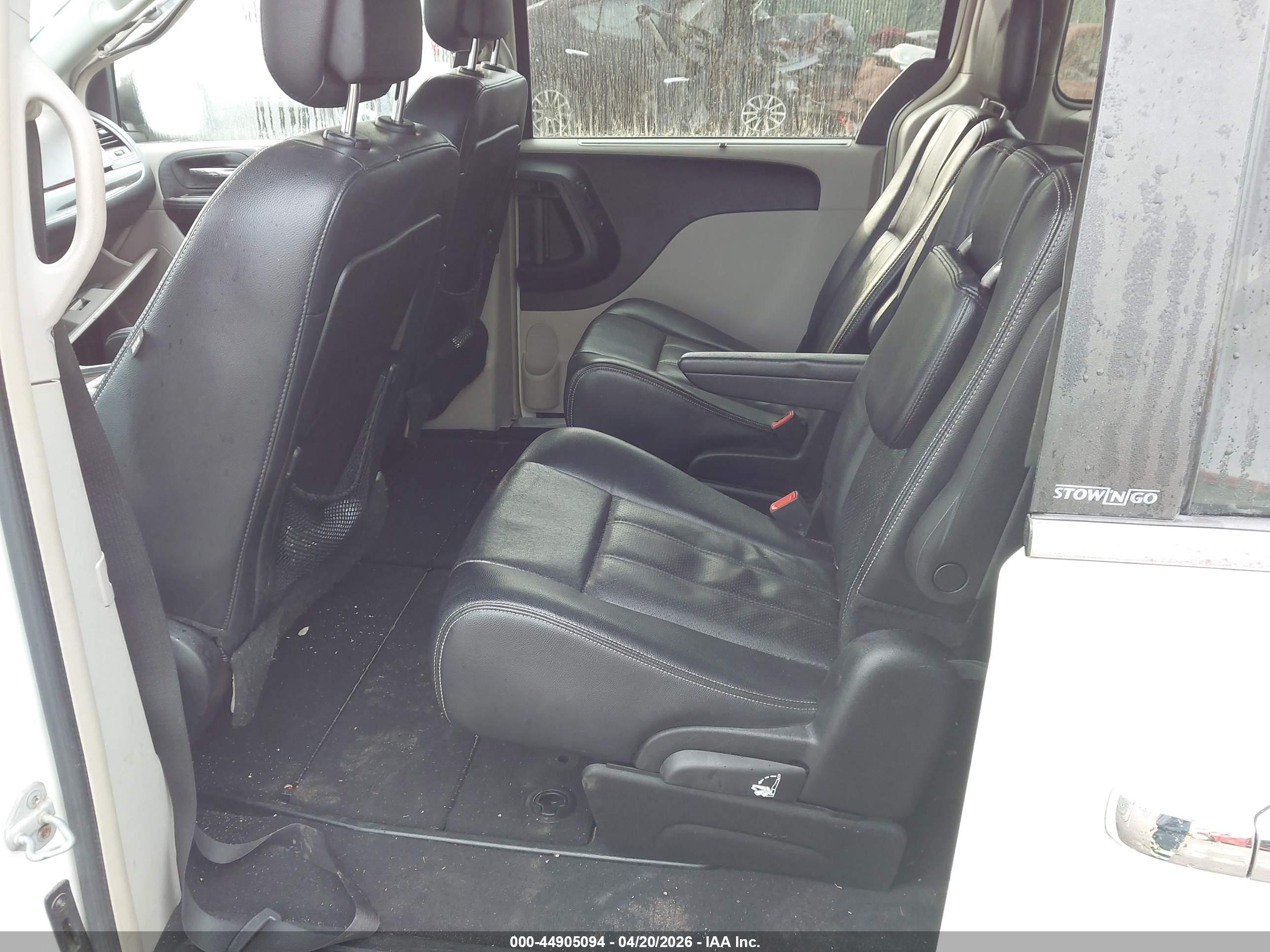 CHRYSLER TOWN image 8