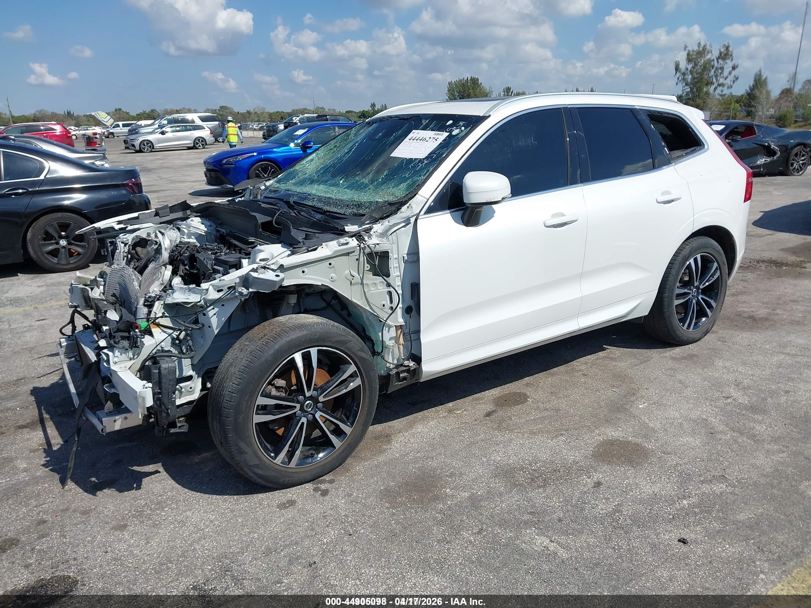 VOLVO XC60 image 2