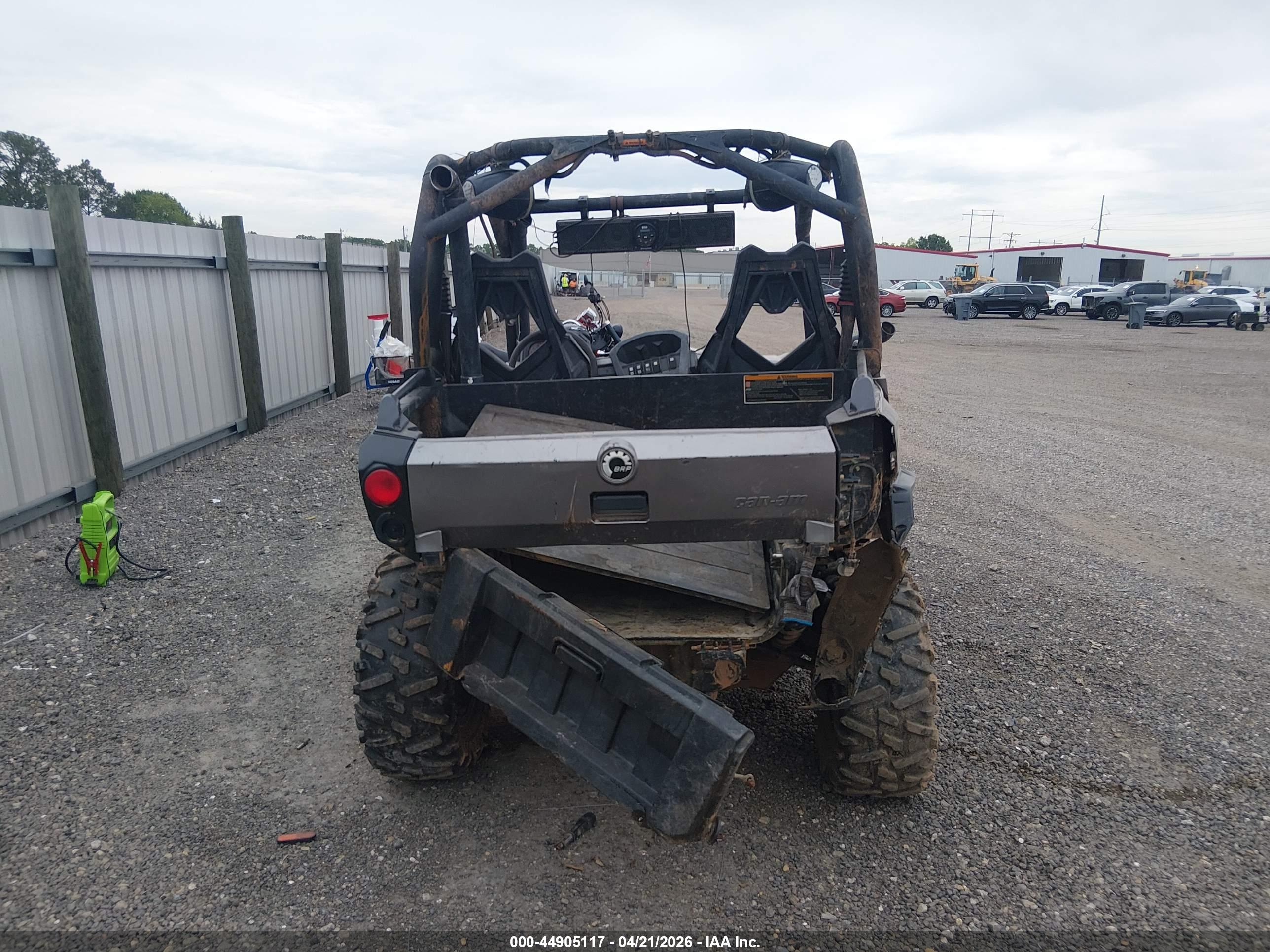 CAN-AM COMMANDER image 6