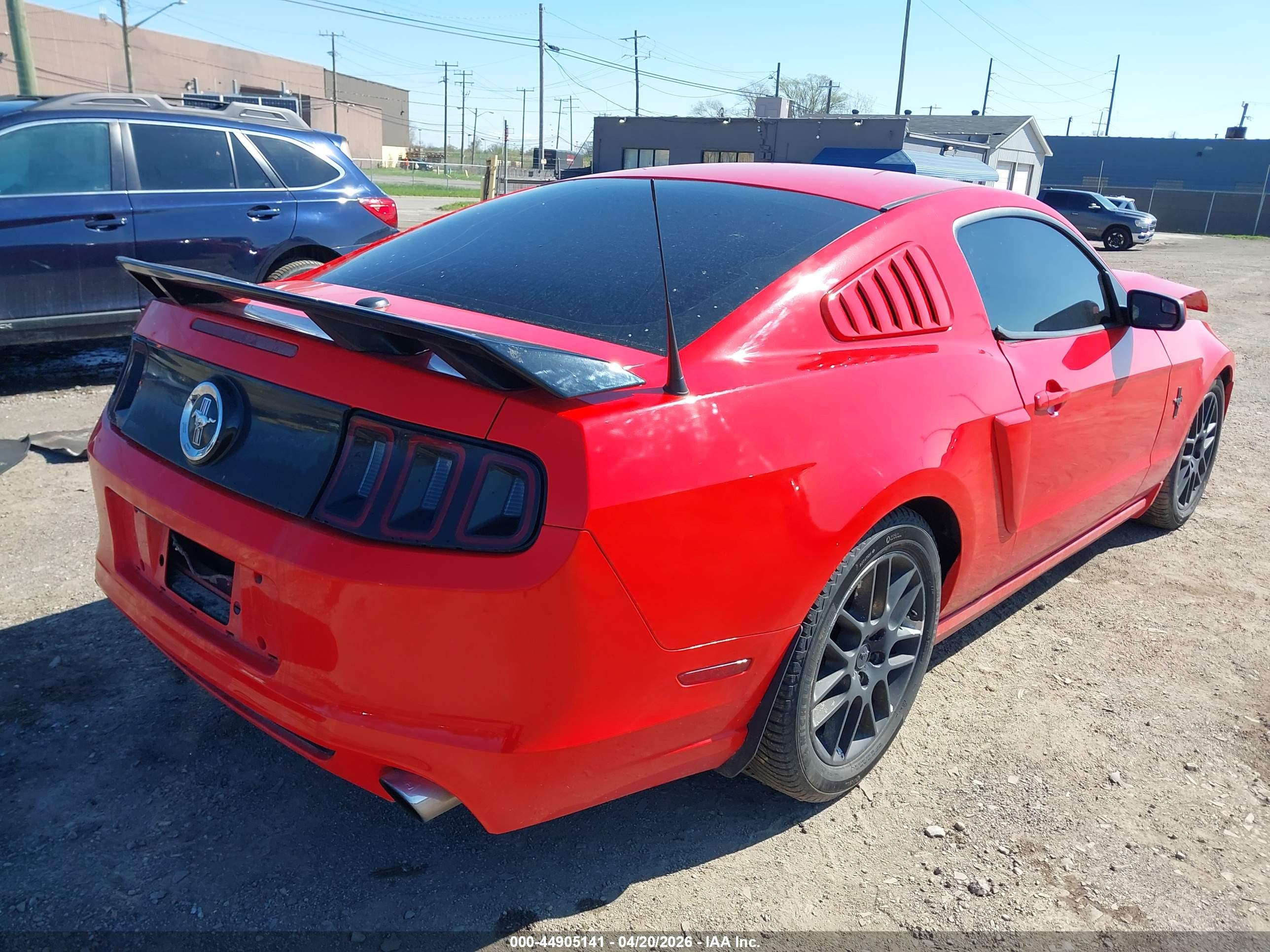 FORD MUSTANG image 4