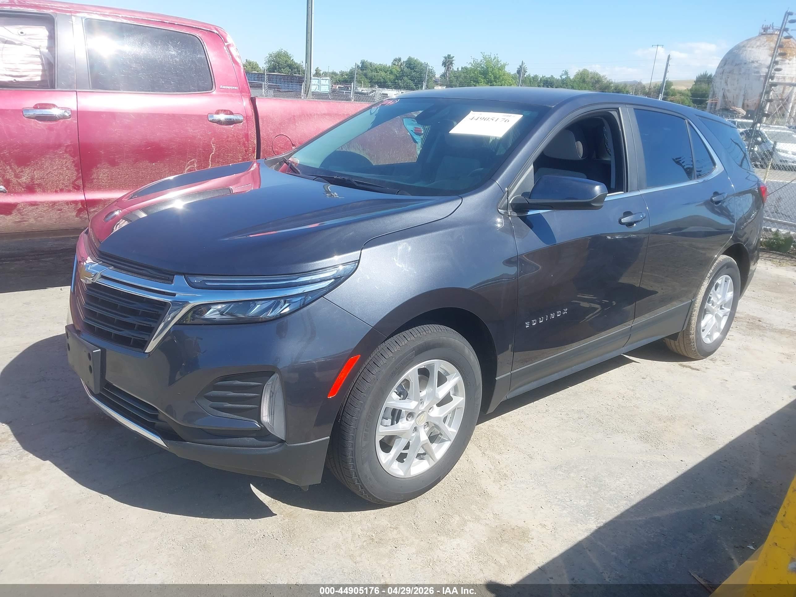 CHEVROLET EQUINOX image 2