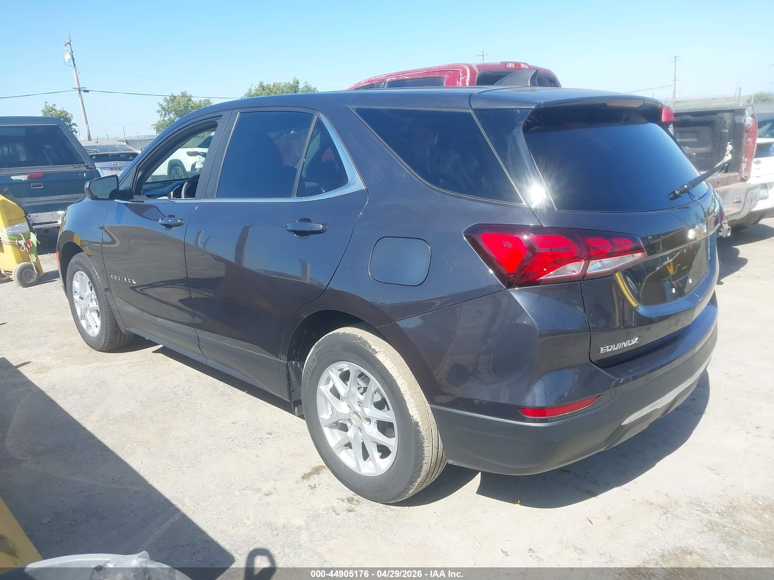 CHEVROLET EQUINOX image 3