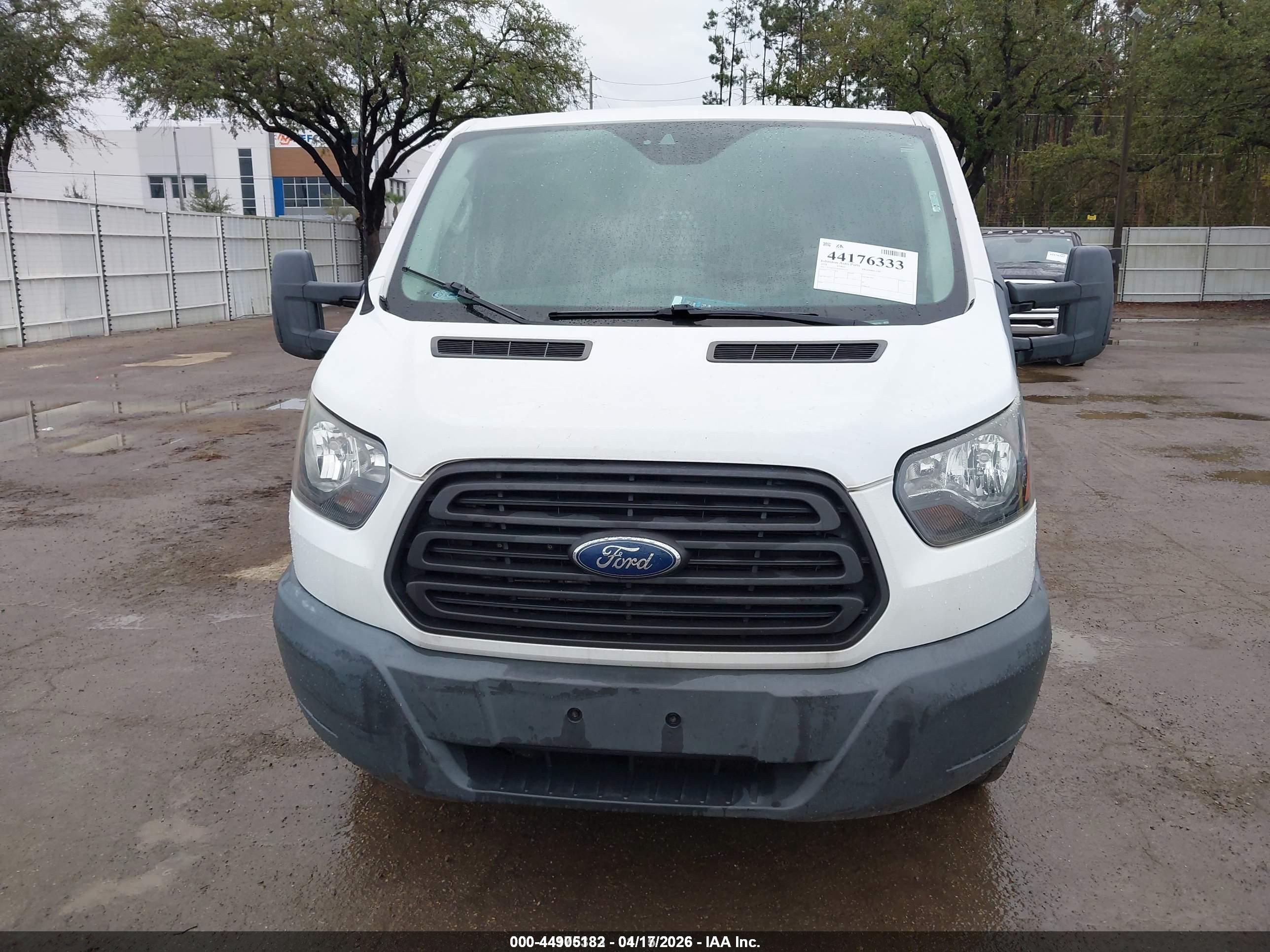 FORD TRANSIT-150 image 6
