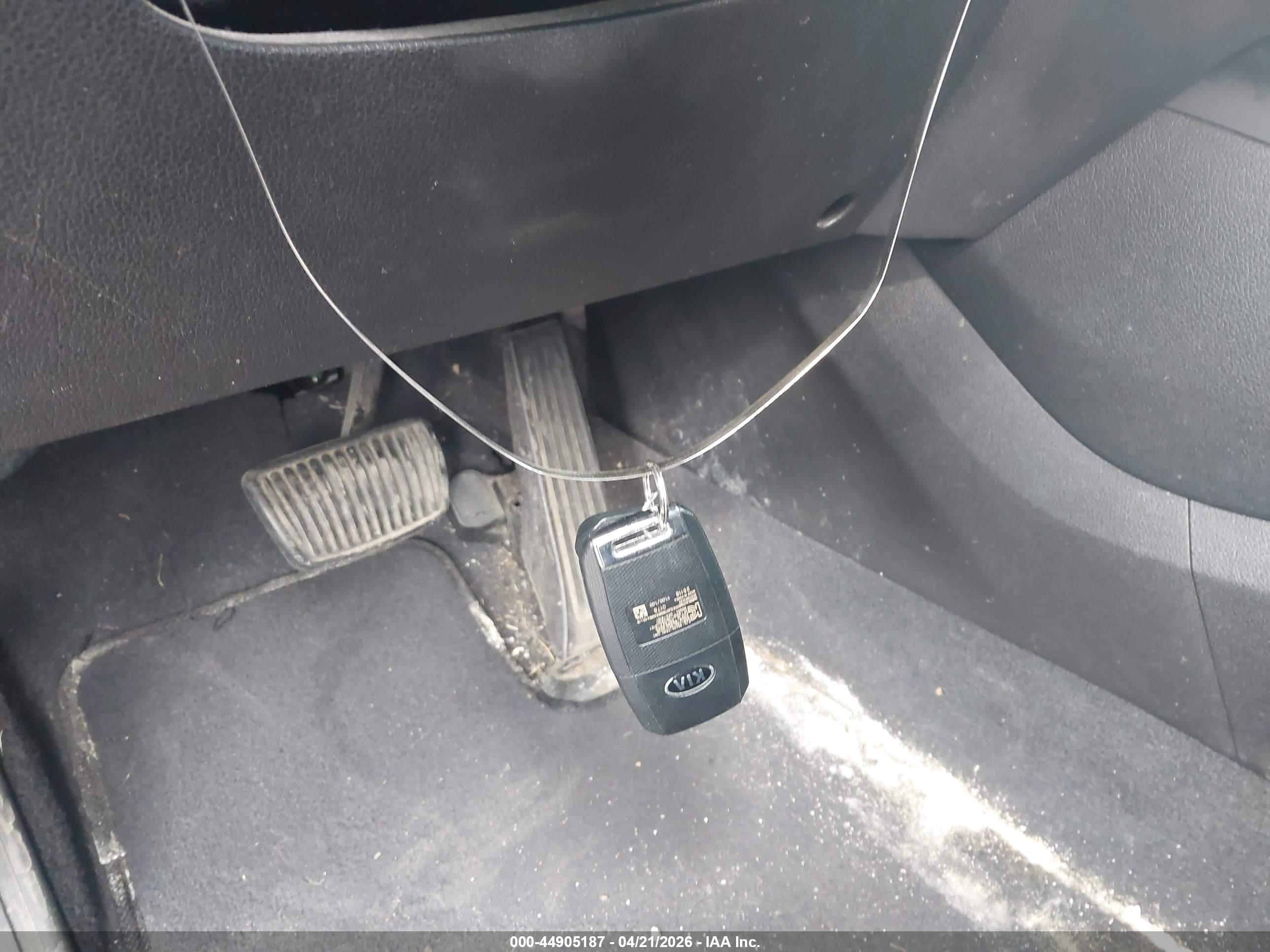 KIA SORENTO image 11