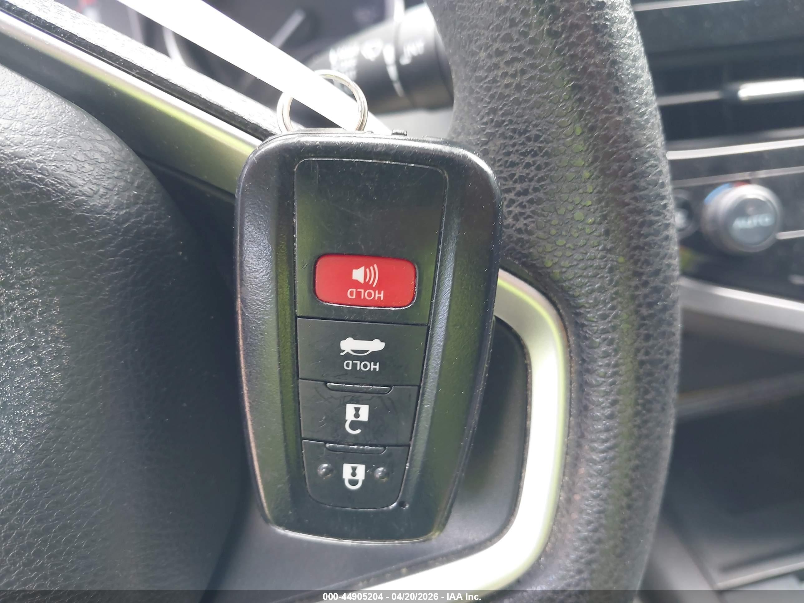TOYOTA CAMRY image 11