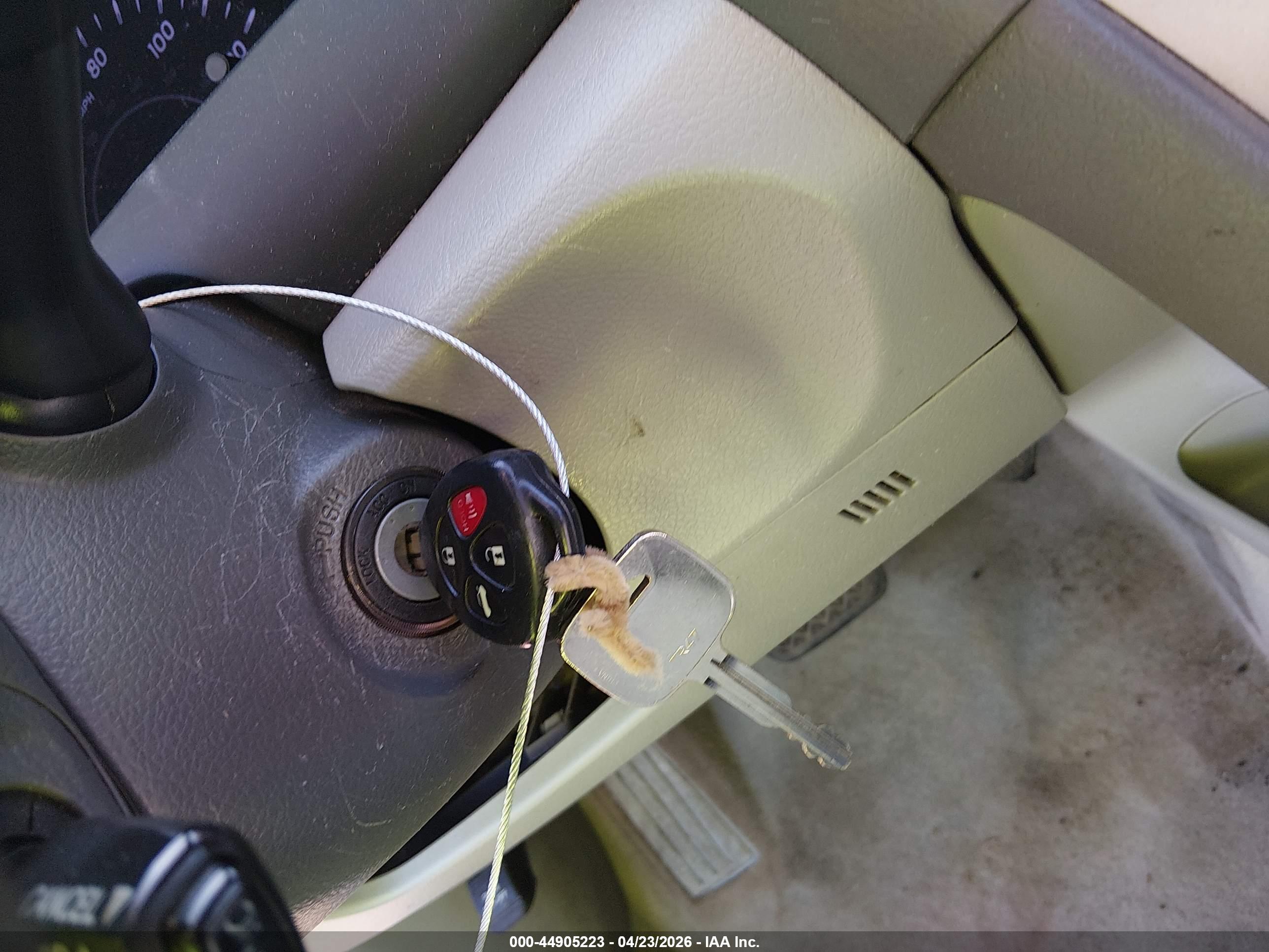 TOYOTA CAMRY image 11