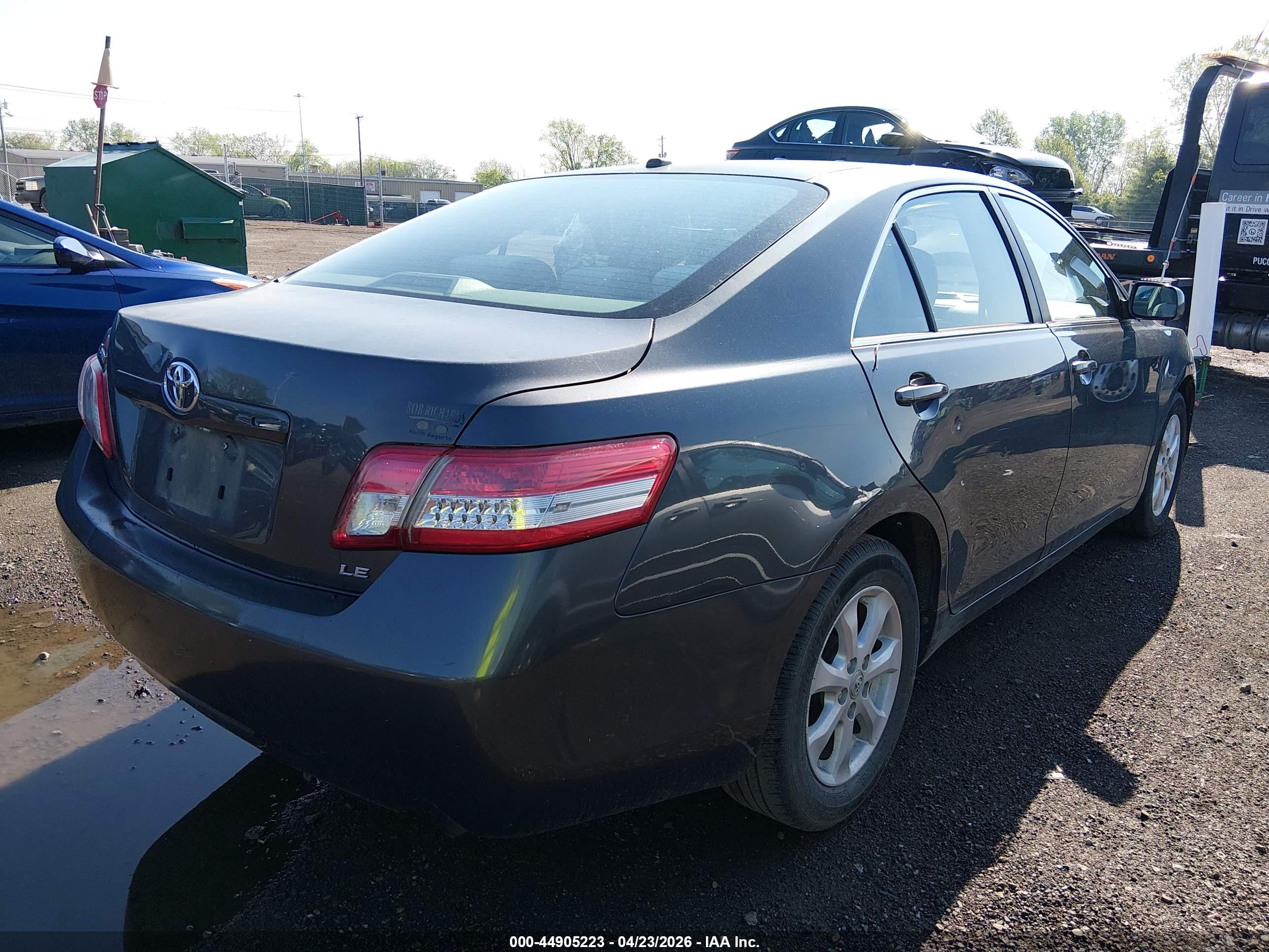 TOYOTA CAMRY image 4