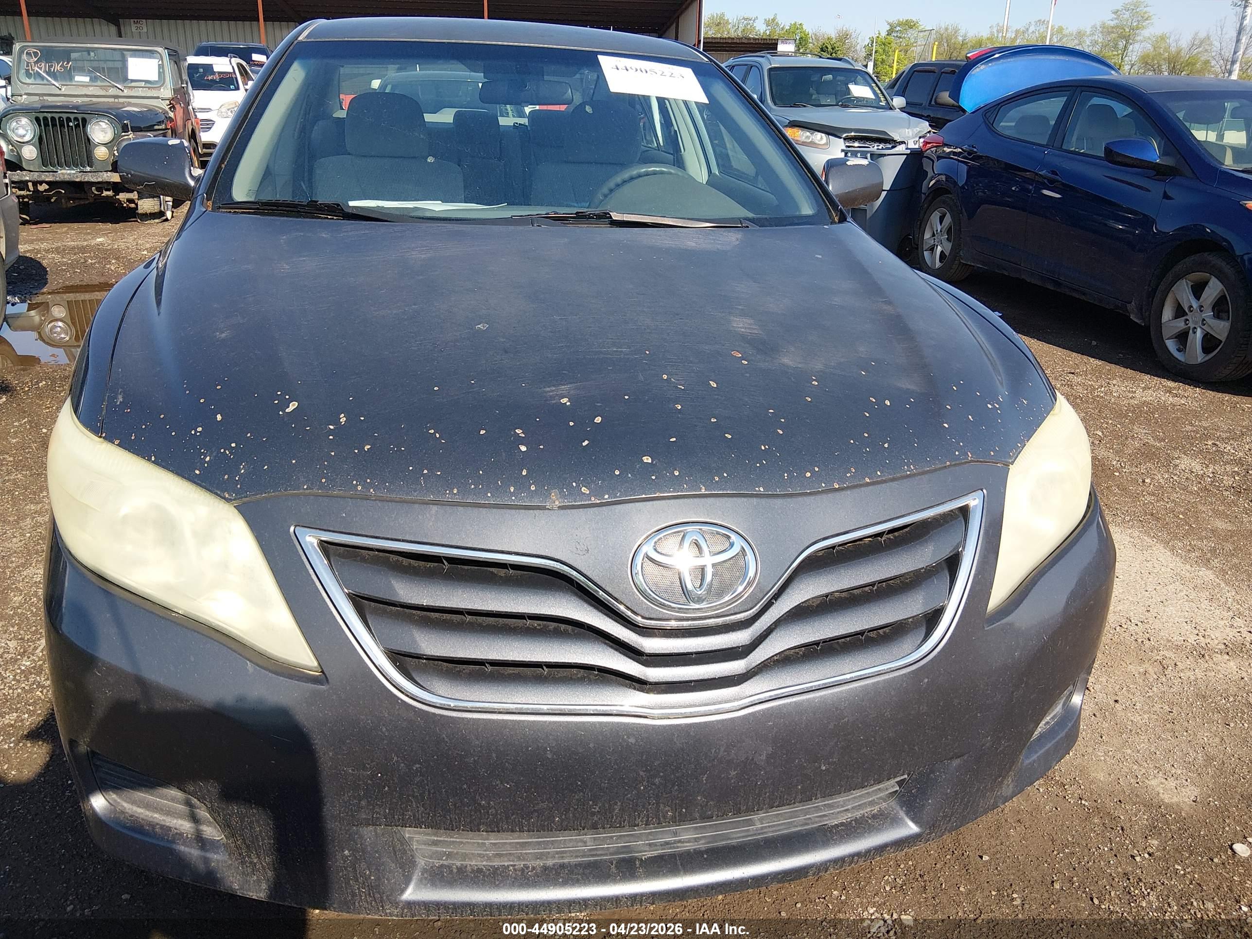 TOYOTA CAMRY image 6