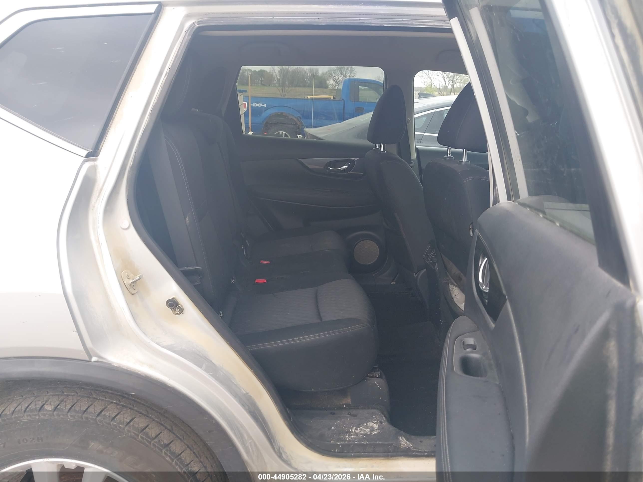 NISSAN ROGUE image 8
