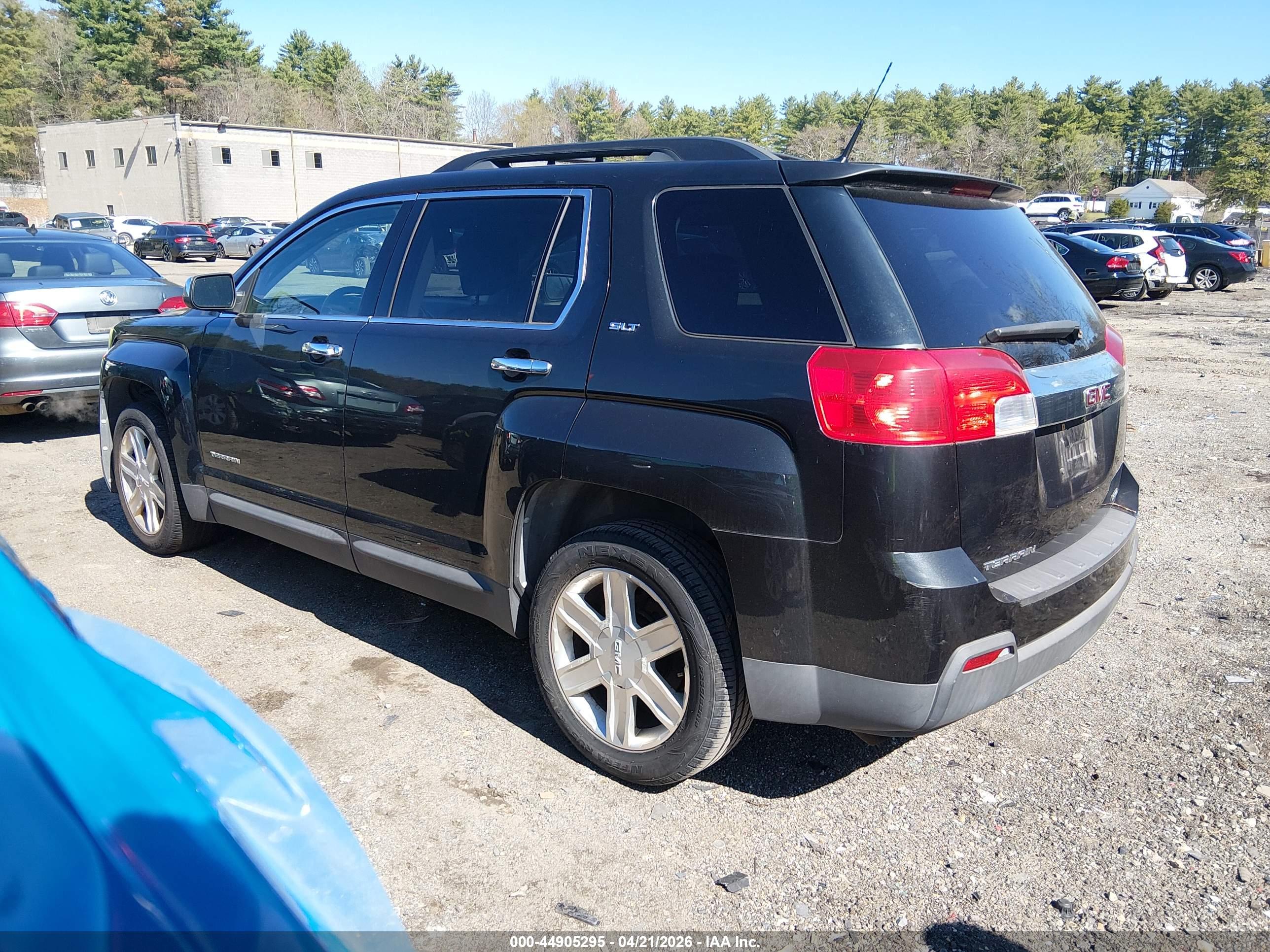 GMC TERRAIN image 3