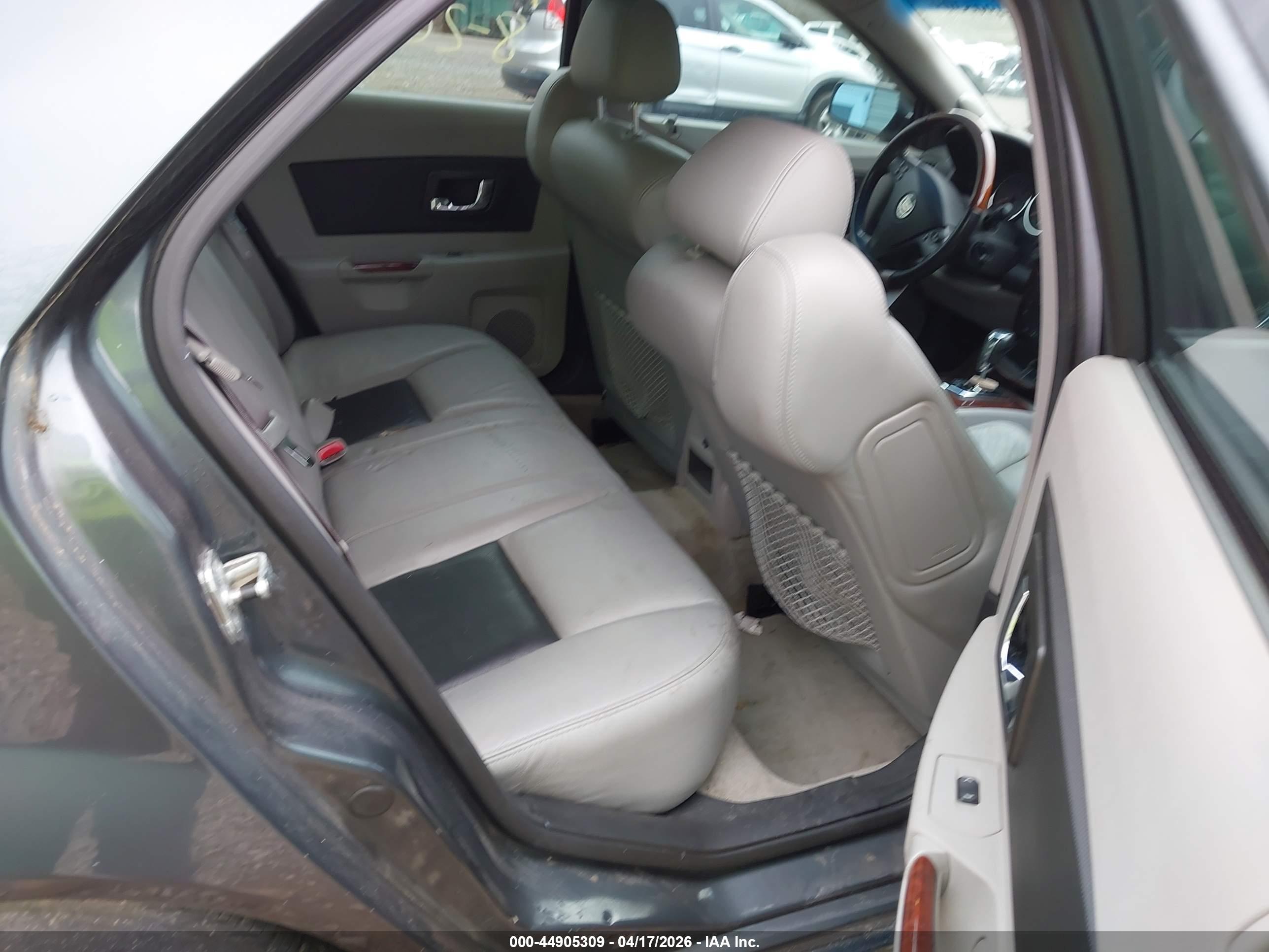 CADILLAC CTS image 8