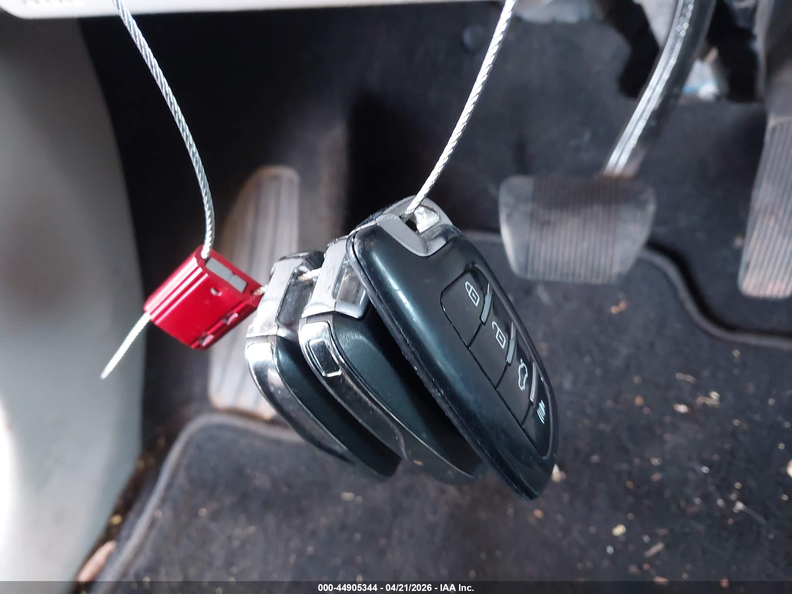 CHRYSLER PACIFICA image 11