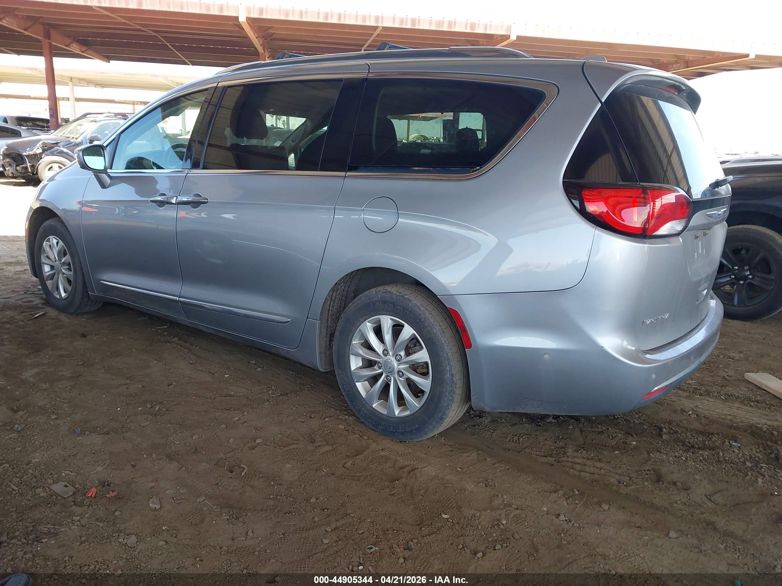 CHRYSLER PACIFICA image 3