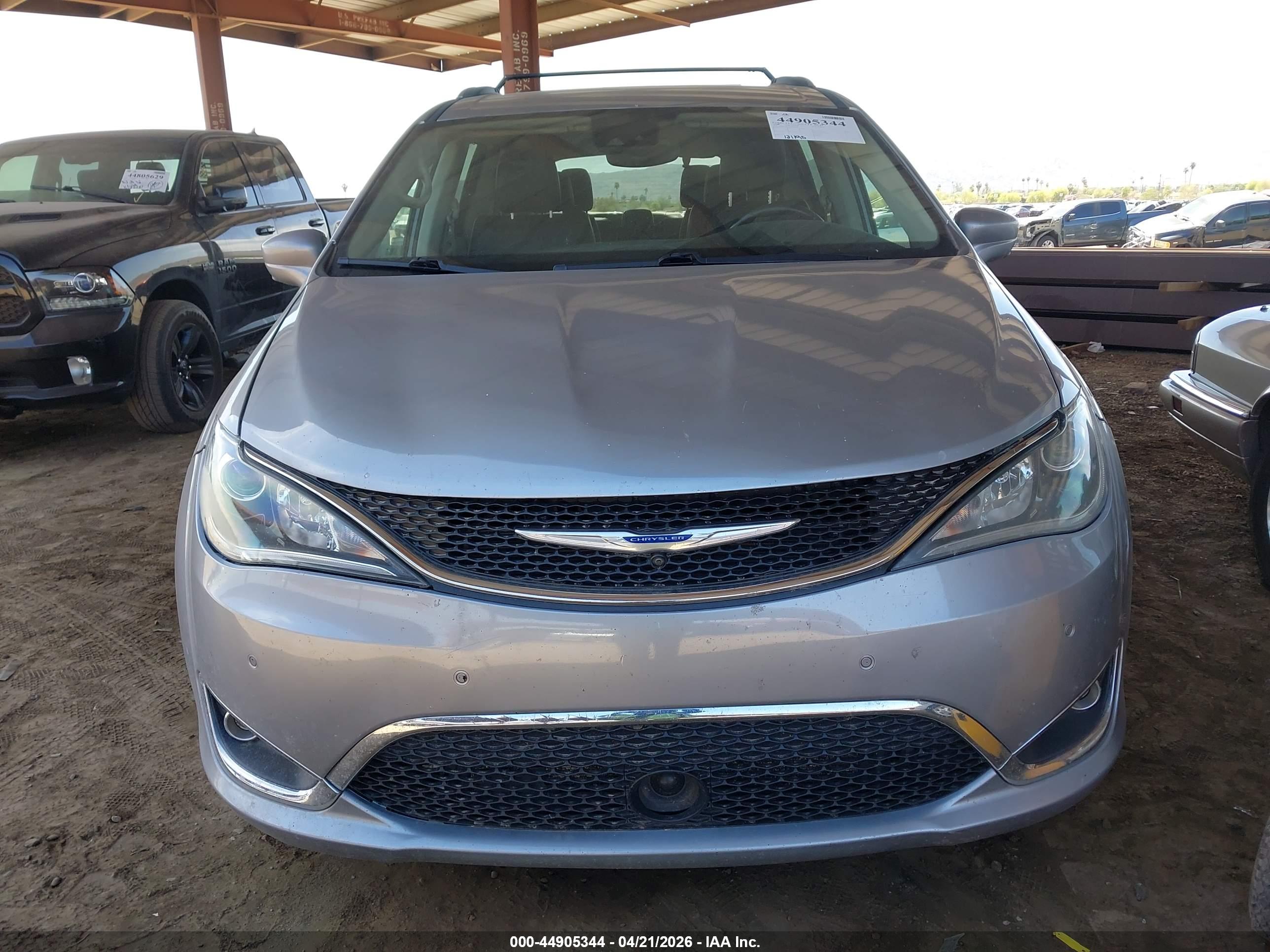CHRYSLER PACIFICA image 6