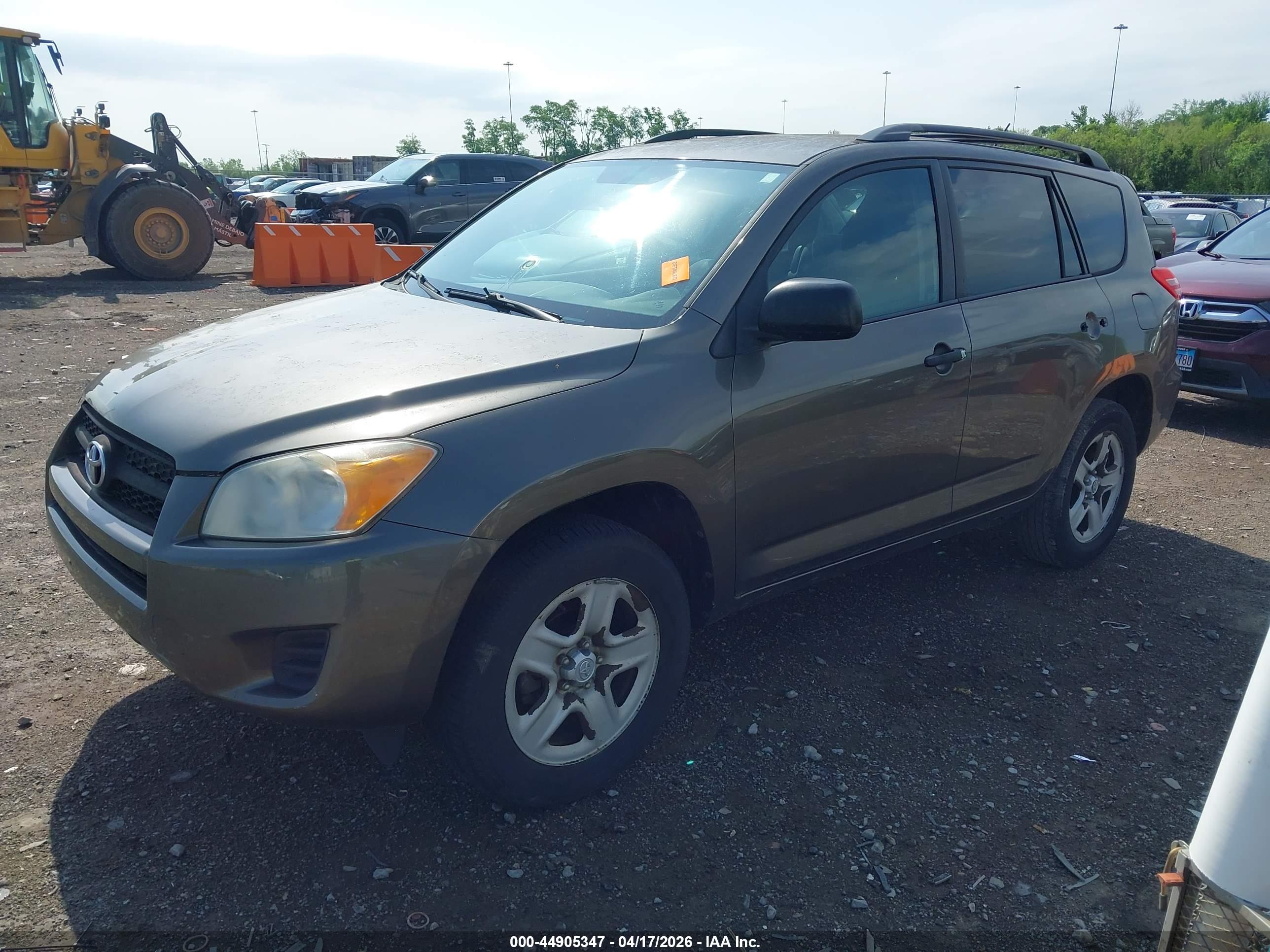 TOYOTA RAV4 image 2
