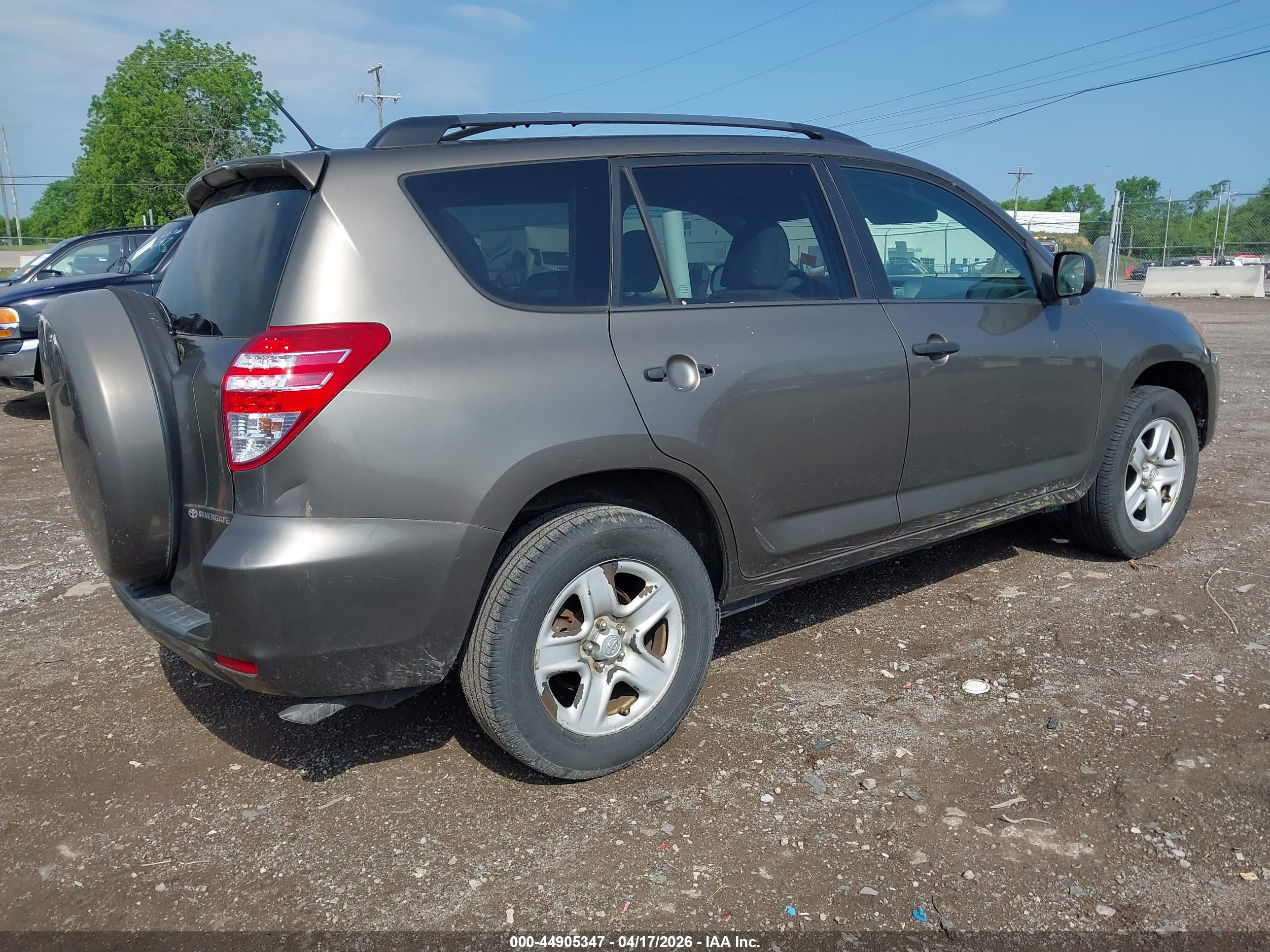 TOYOTA RAV4 image 4