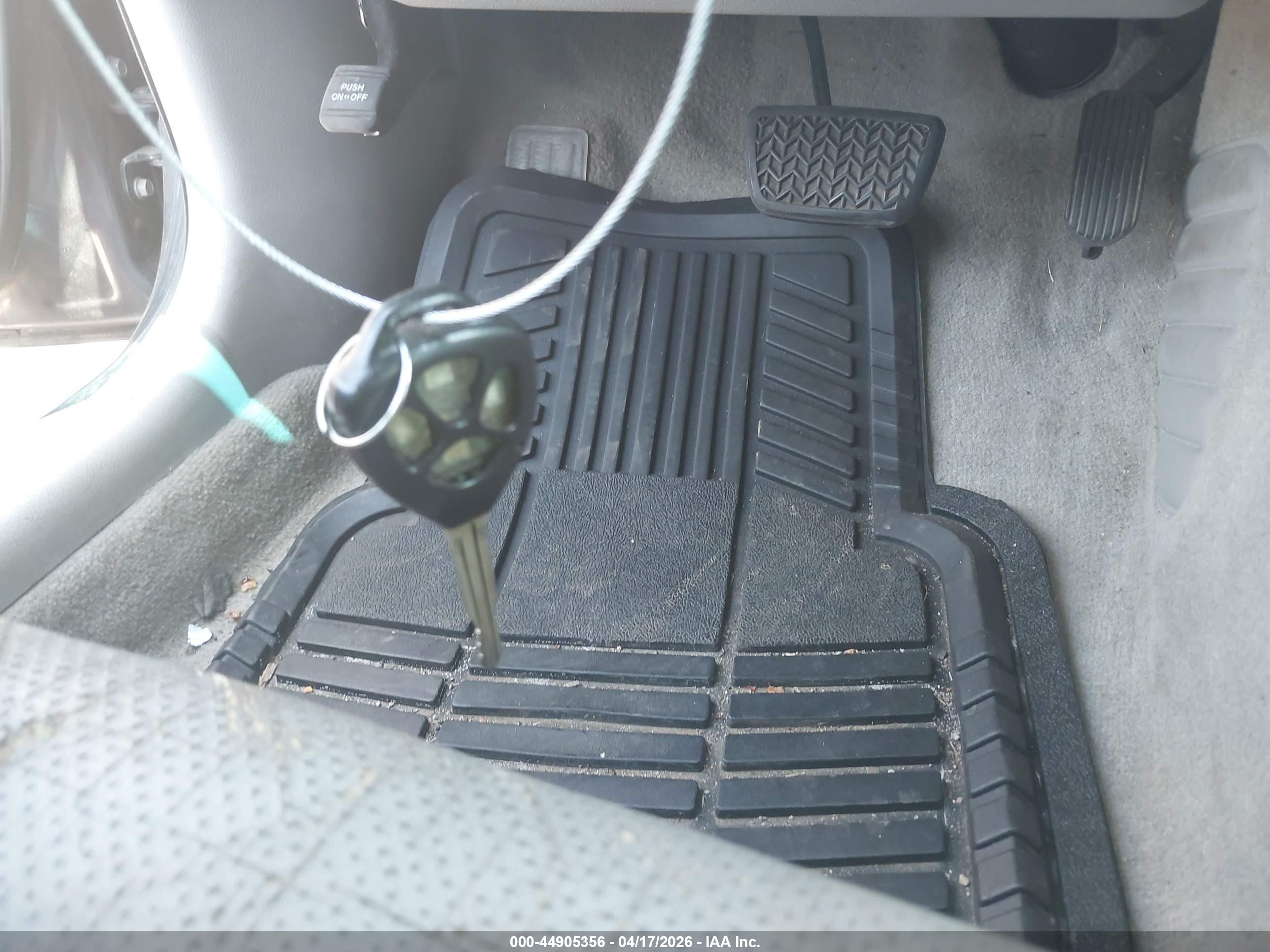 TOYOTA CAMRY image 11