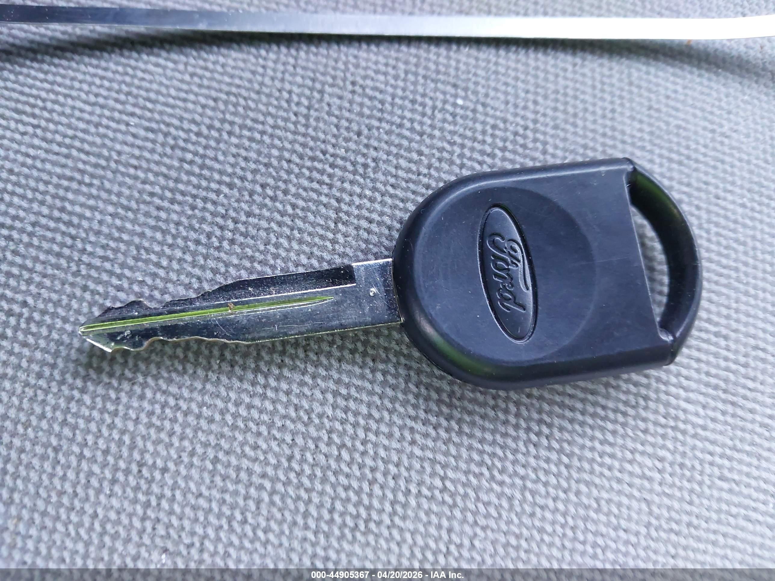 FORD TAURUS image 11
