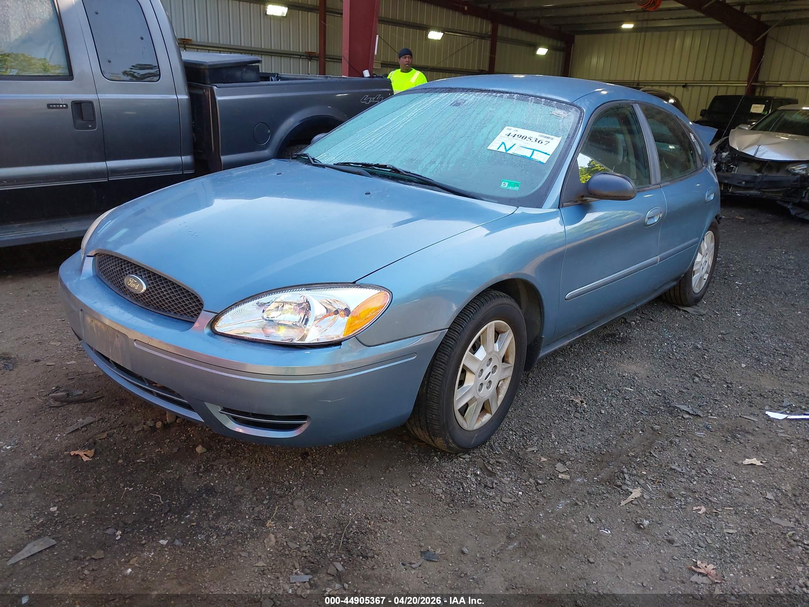 FORD TAURUS image 2