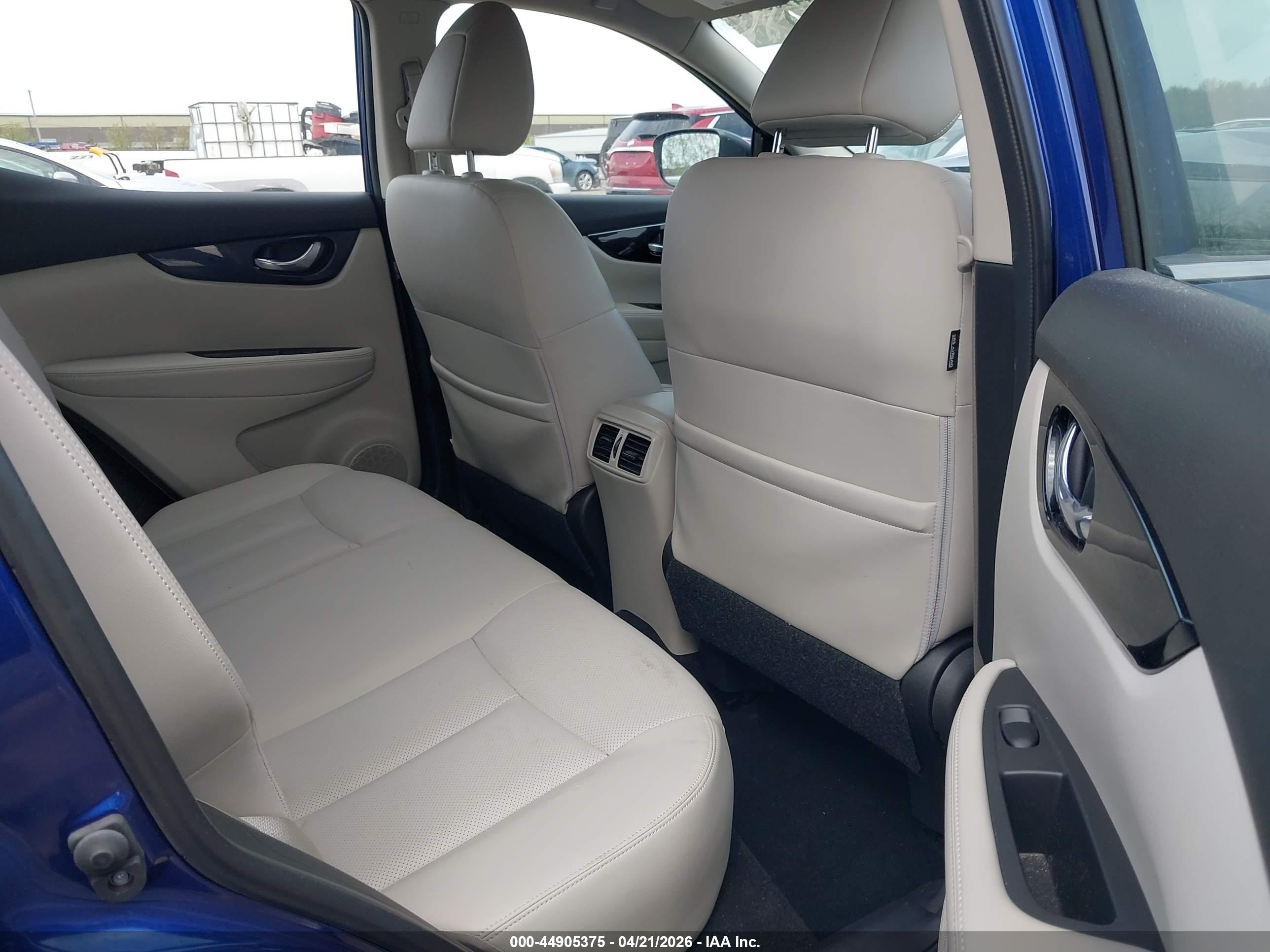 NISSAN ROGUE image 8