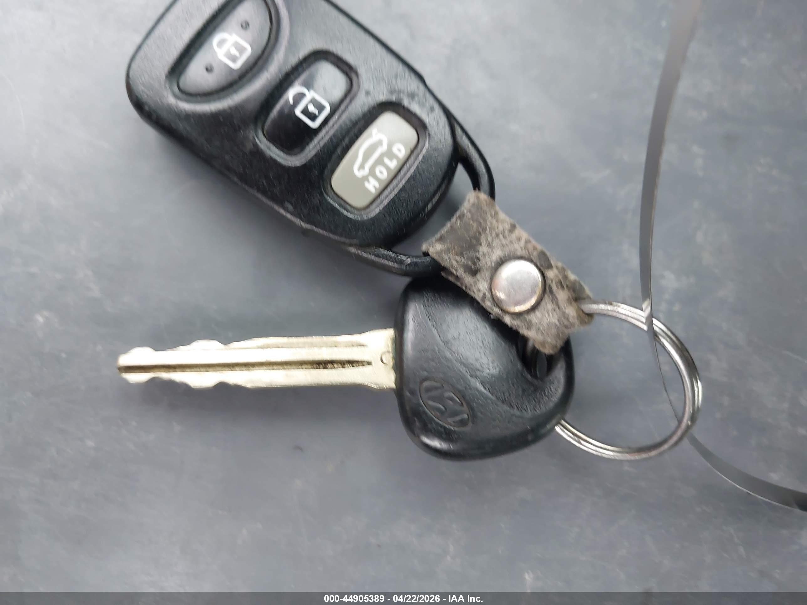 HYUNDAI ELANTRA image 11