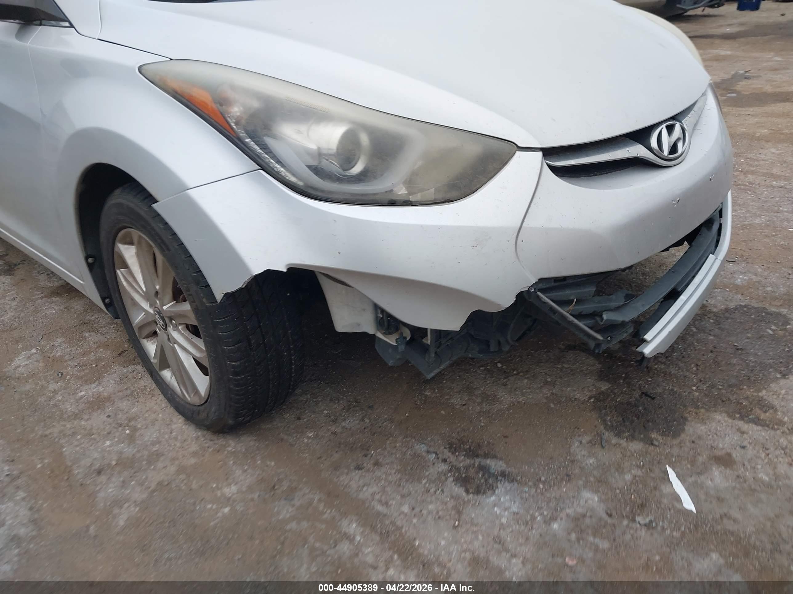 HYUNDAI ELANTRA image 6