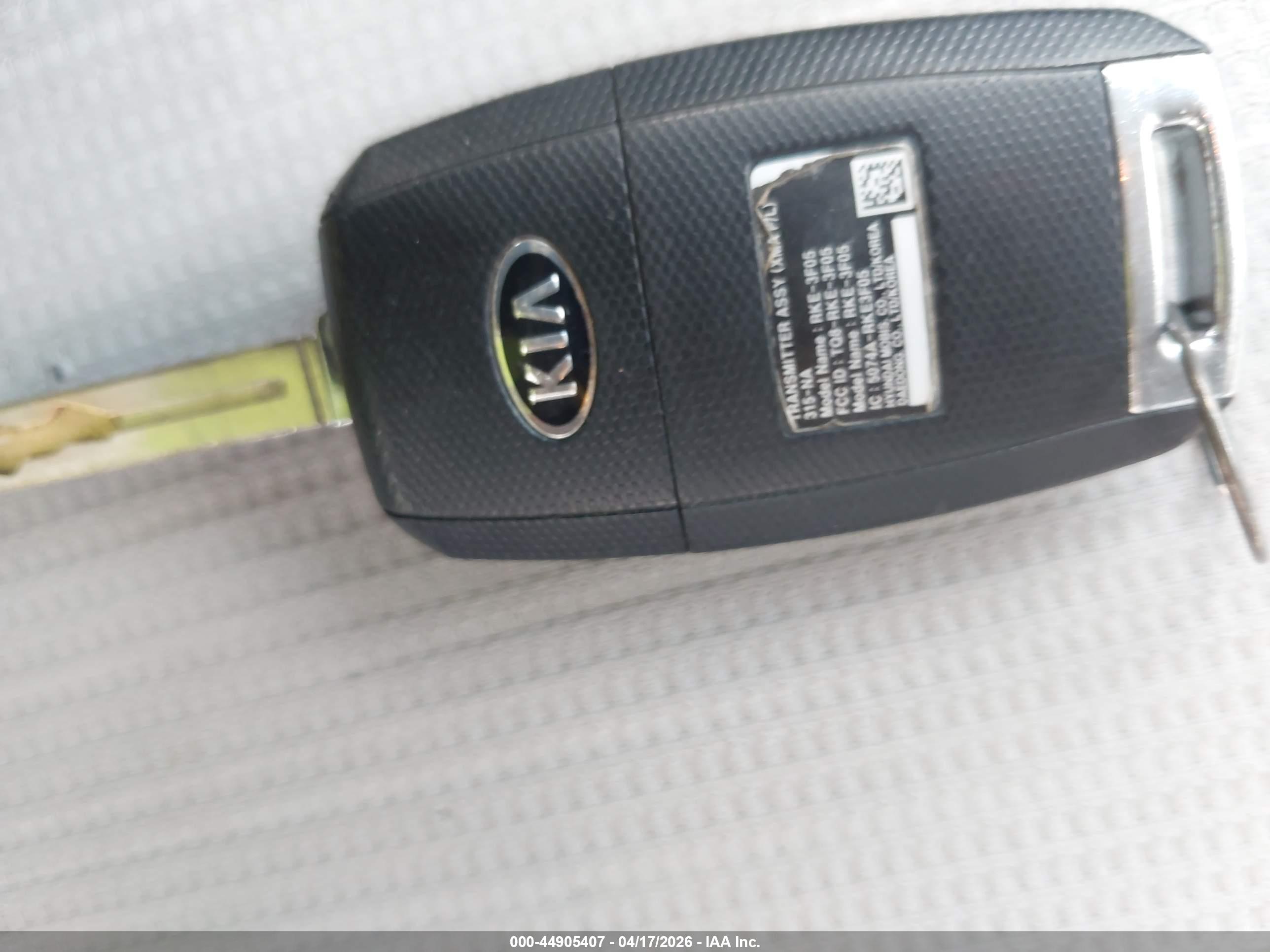 KIA SORENTO image 11