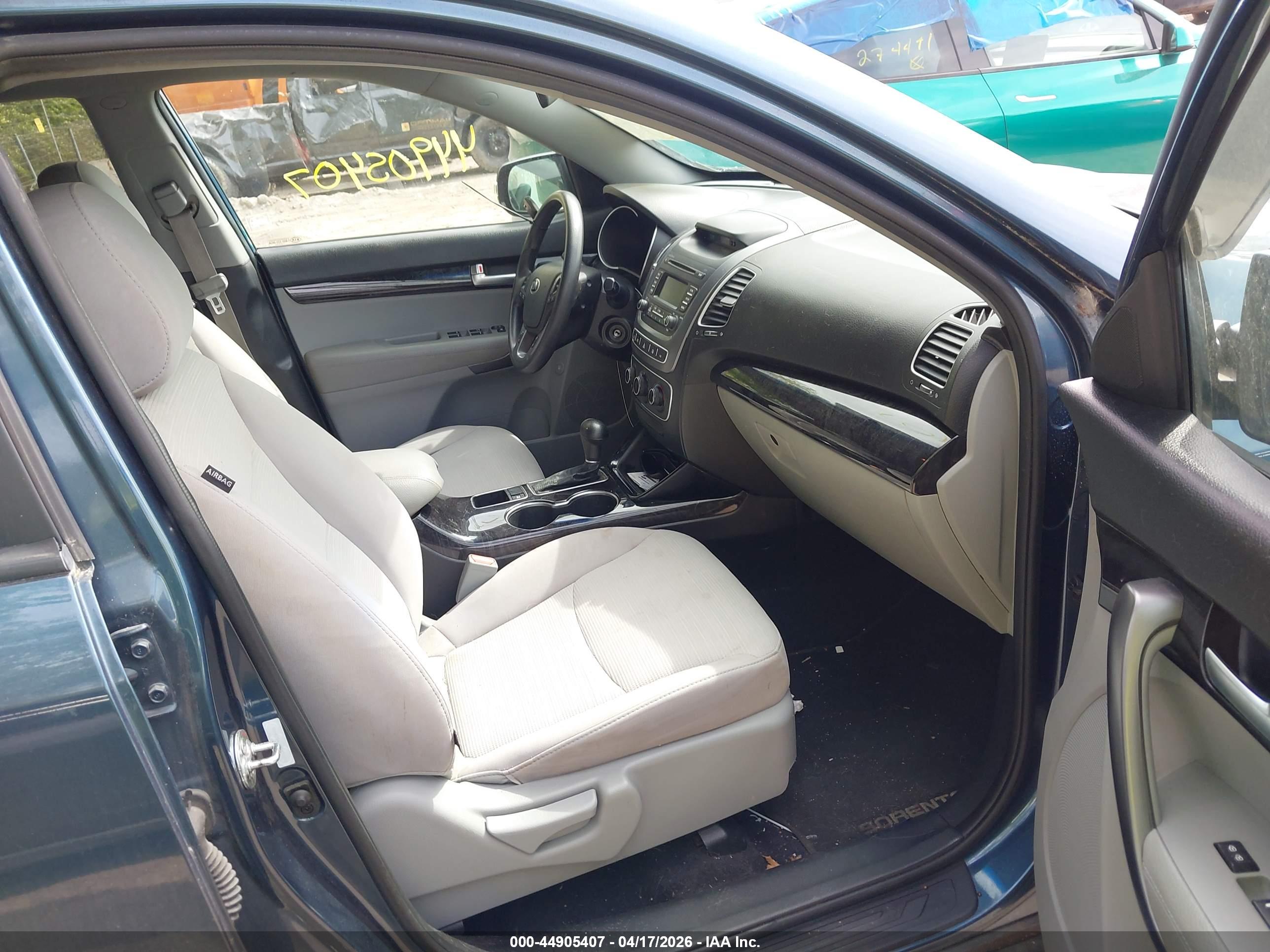 KIA SORENTO image 5