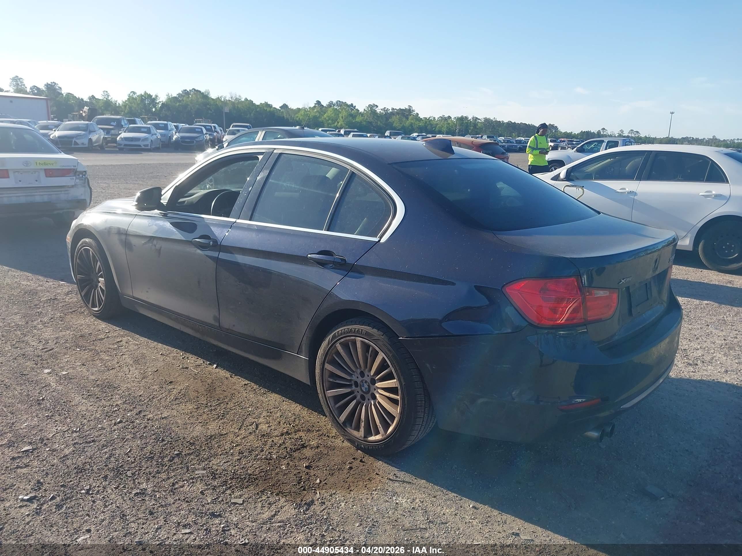 BMW 328I image 3