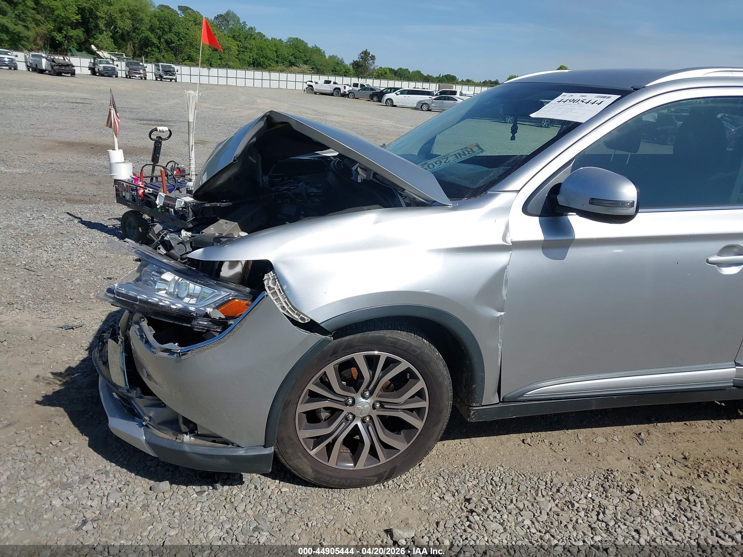MITSUBISHI OUTLANDER image 6