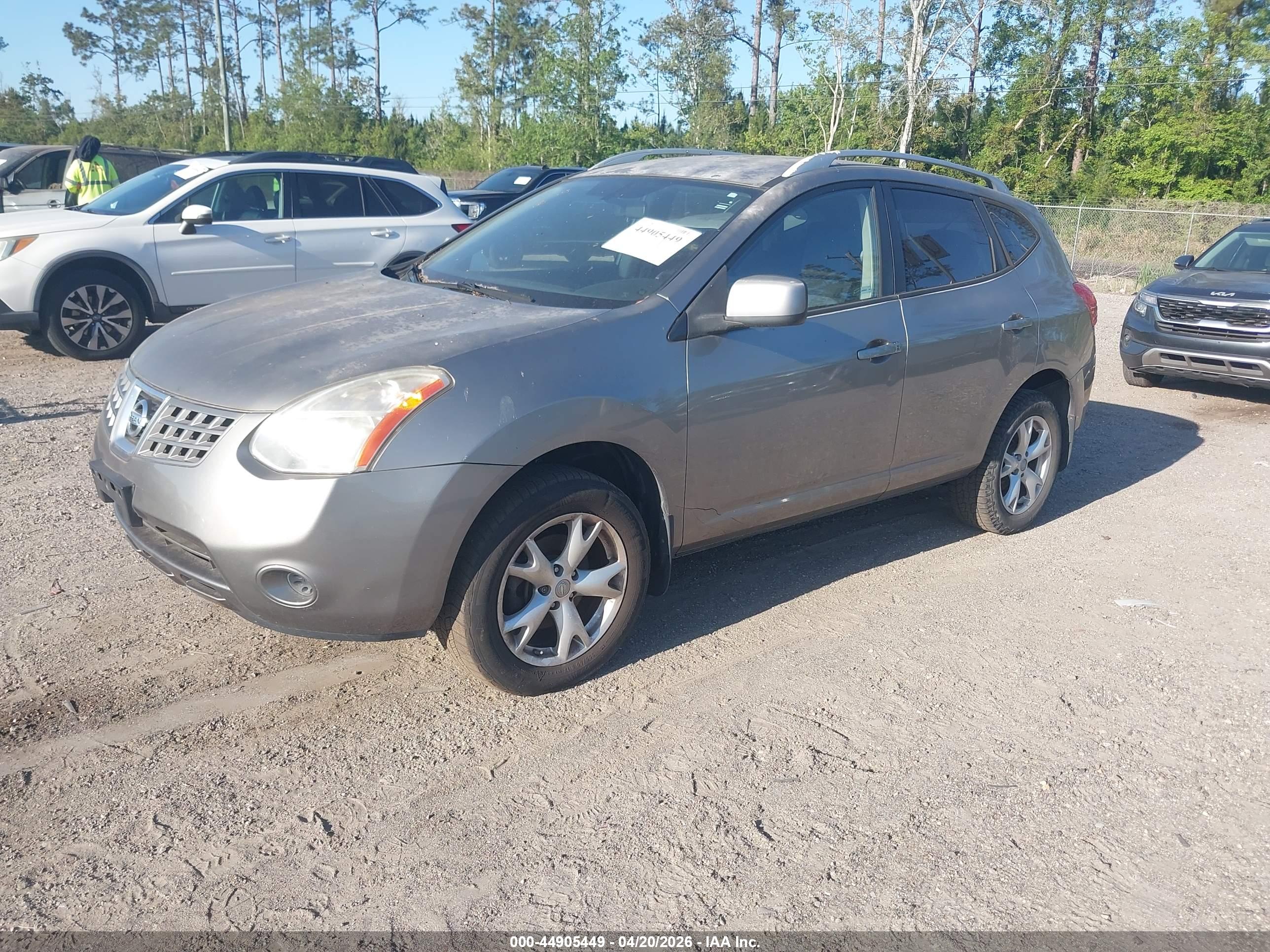 NISSAN ROGUE image 2