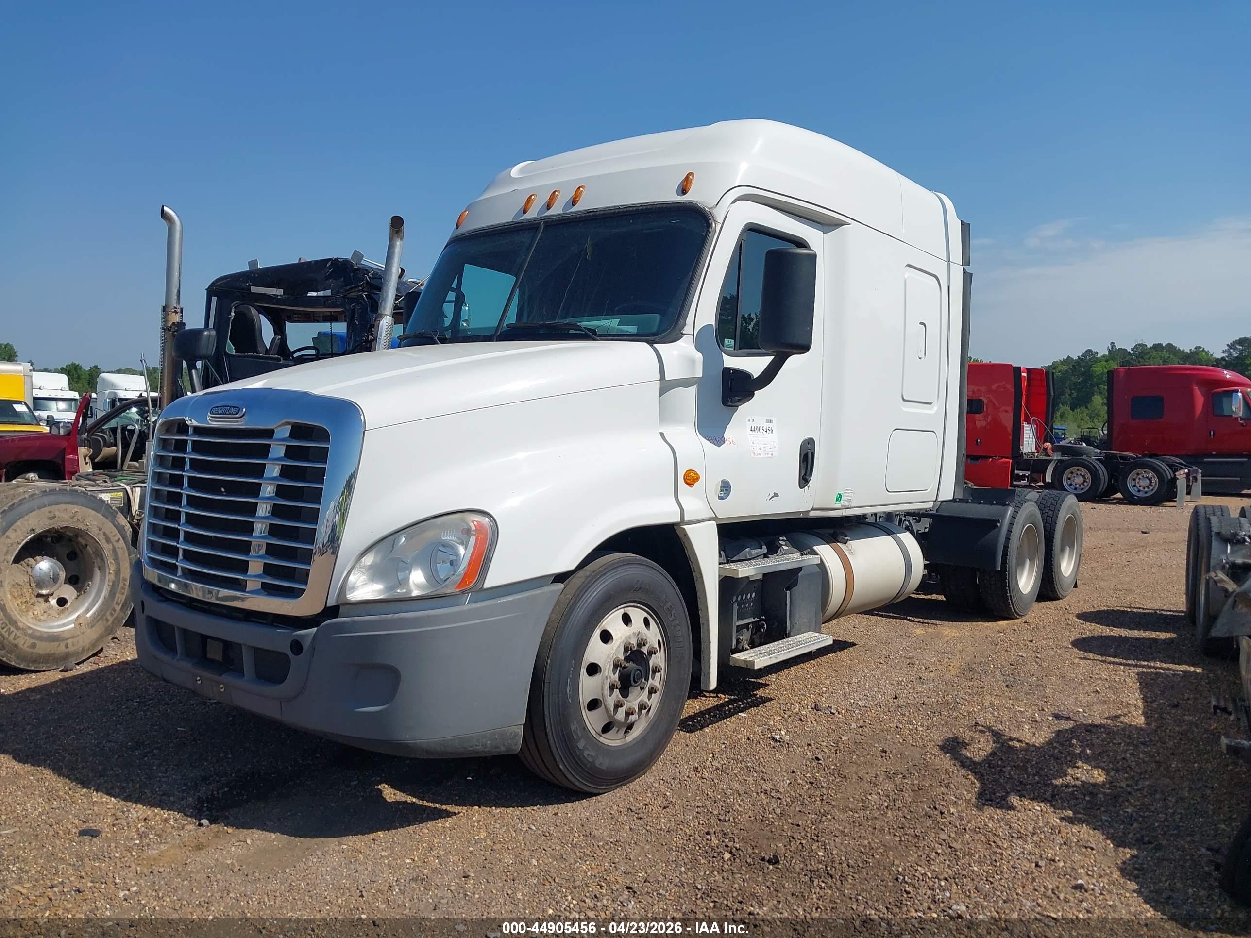 FREIGHTLINER CASCADIA image 2