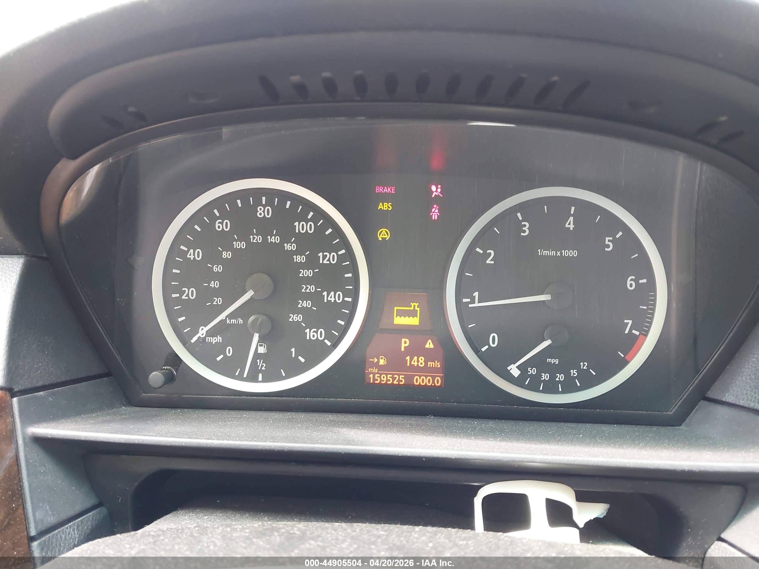 BMW 525I image 7