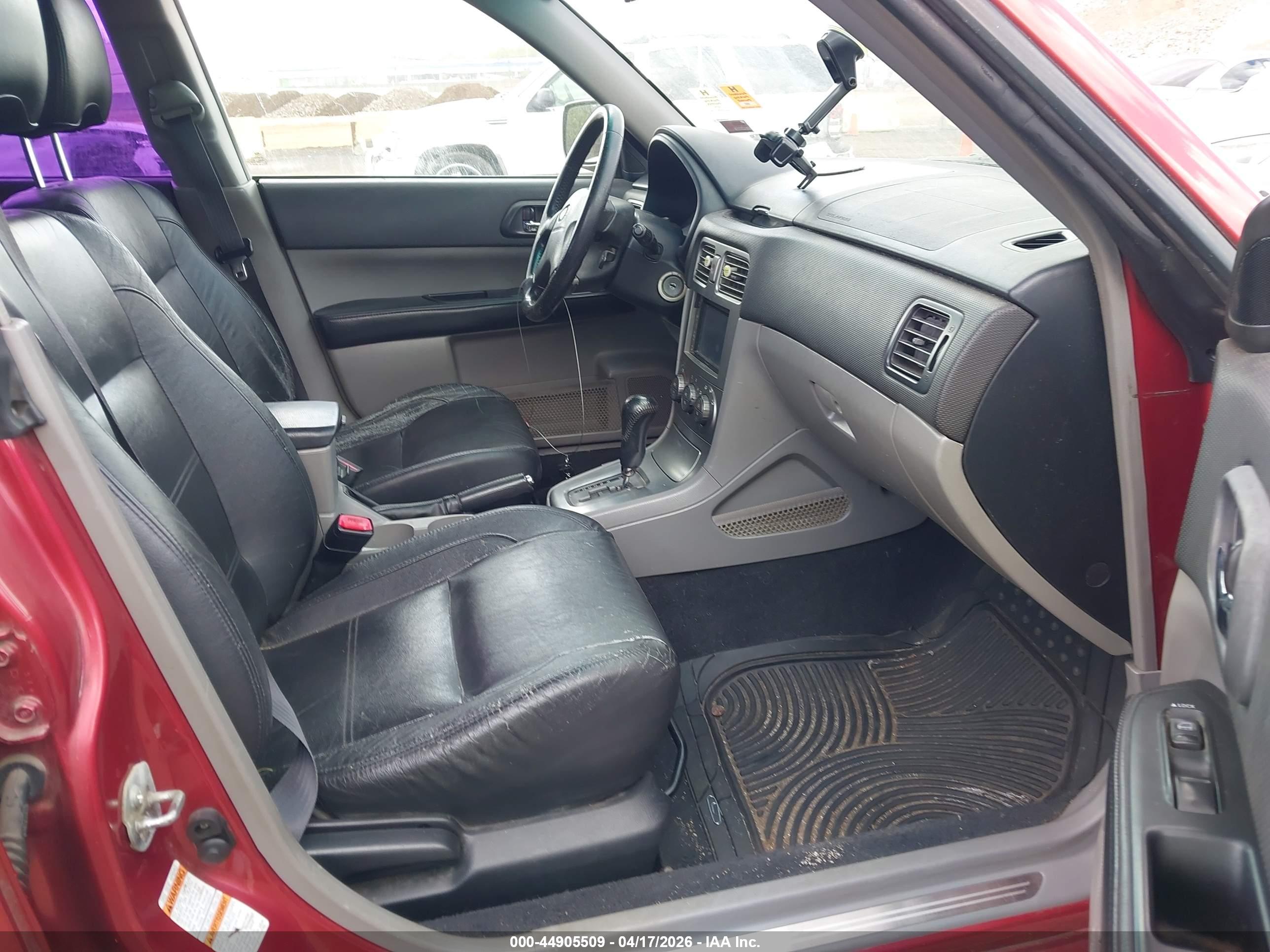 SUBARU FORESTER image 5