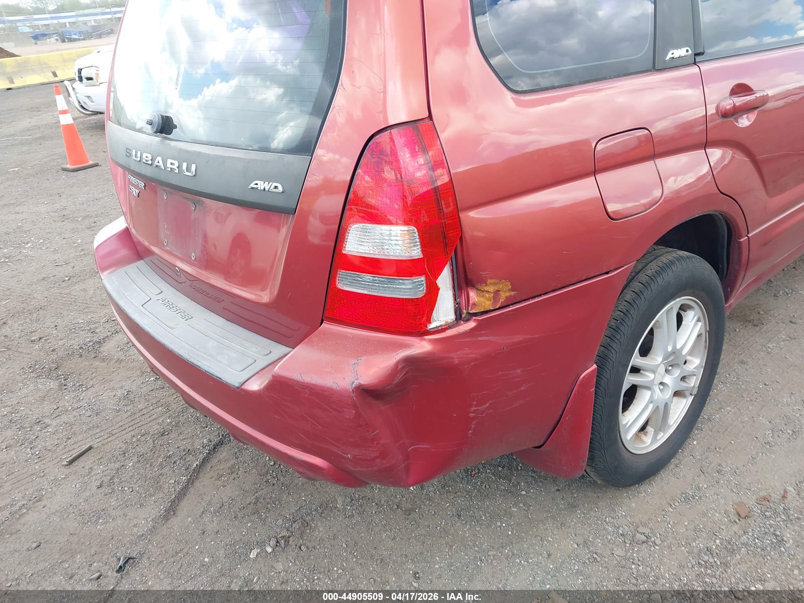 SUBARU FORESTER image 6