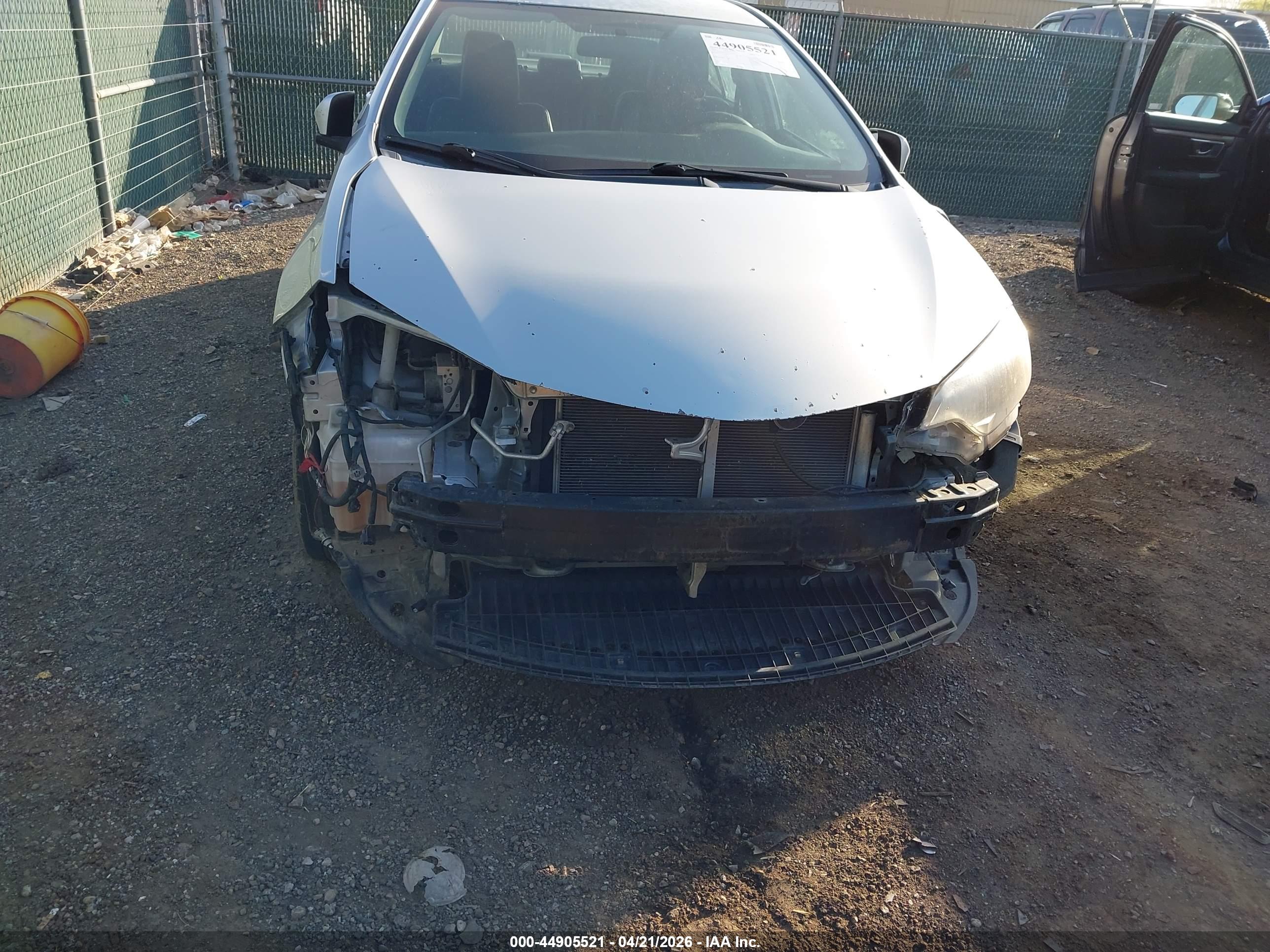 TOYOTA COROLLA image 6
