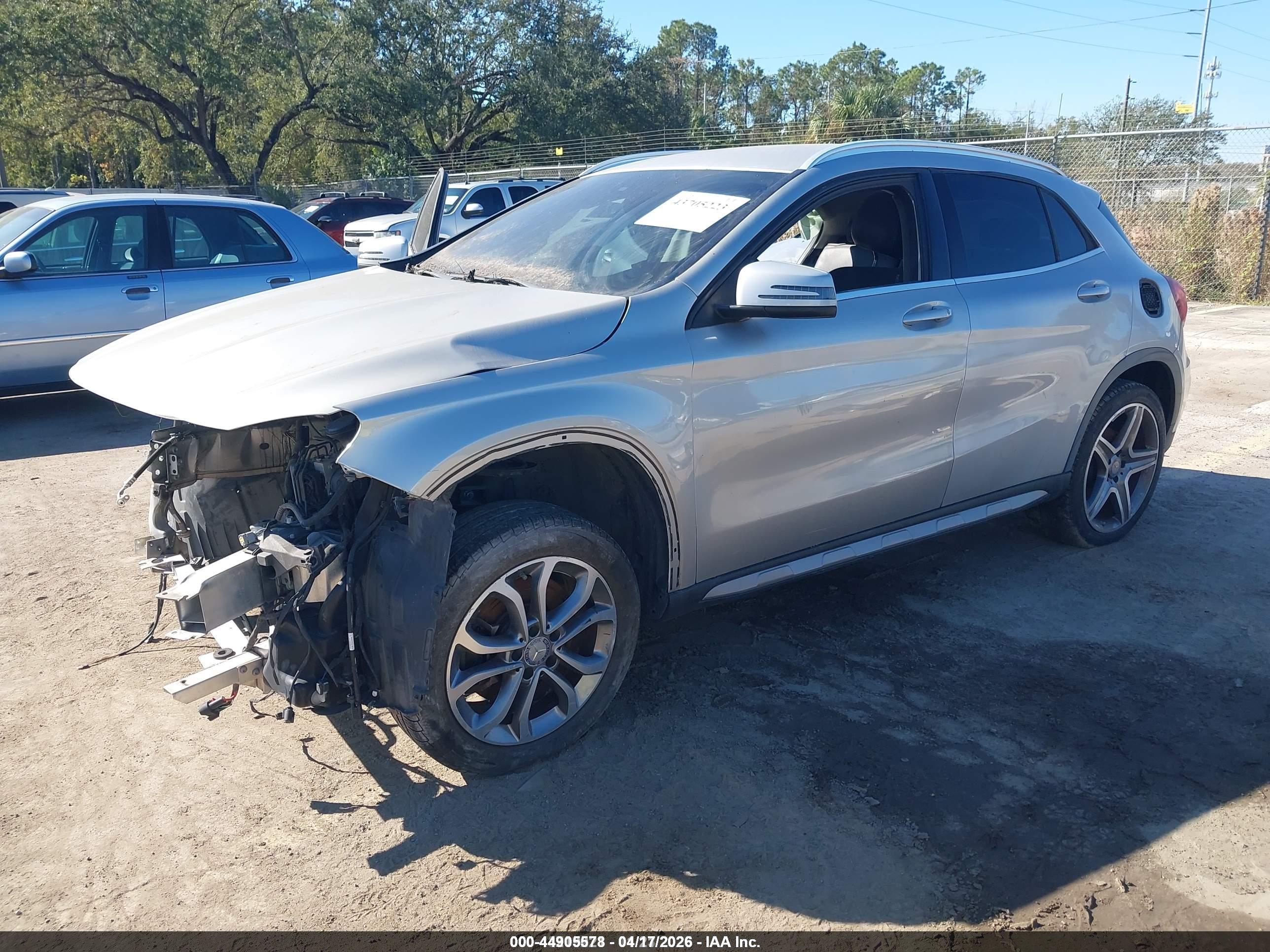 MERCEDES-BENZ GLA image 2