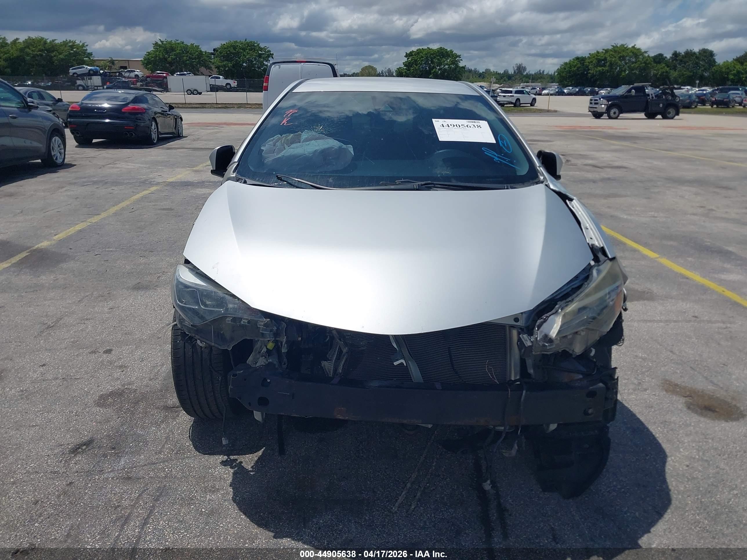 TOYOTA COROLLA image 6