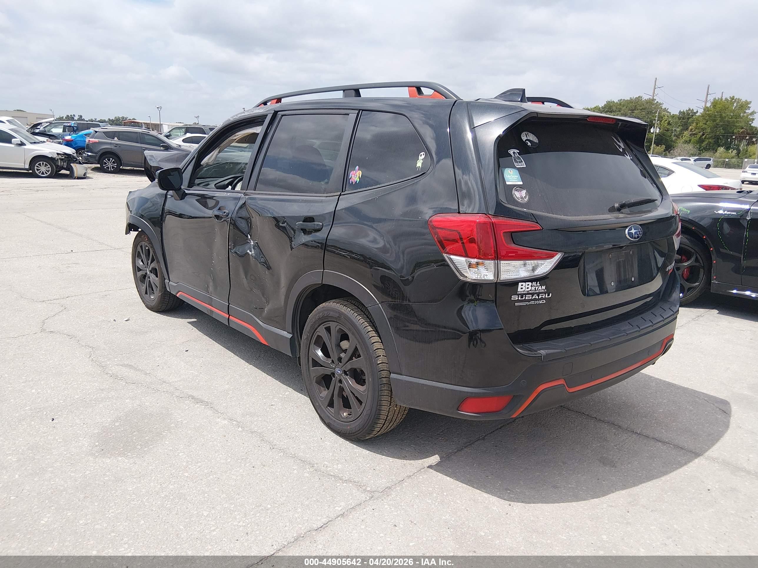 SUBARU FORESTER image 3