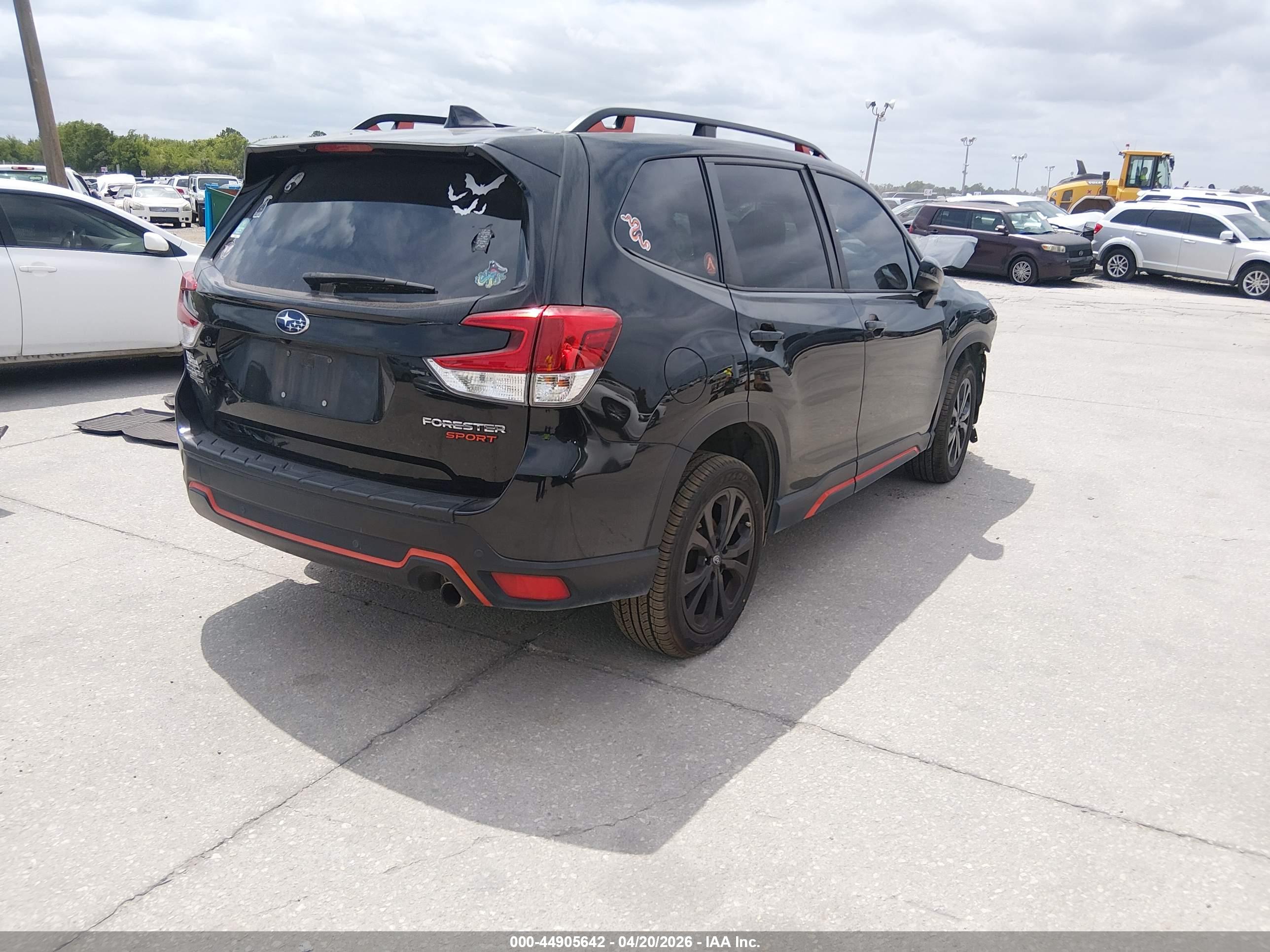 SUBARU FORESTER image 4