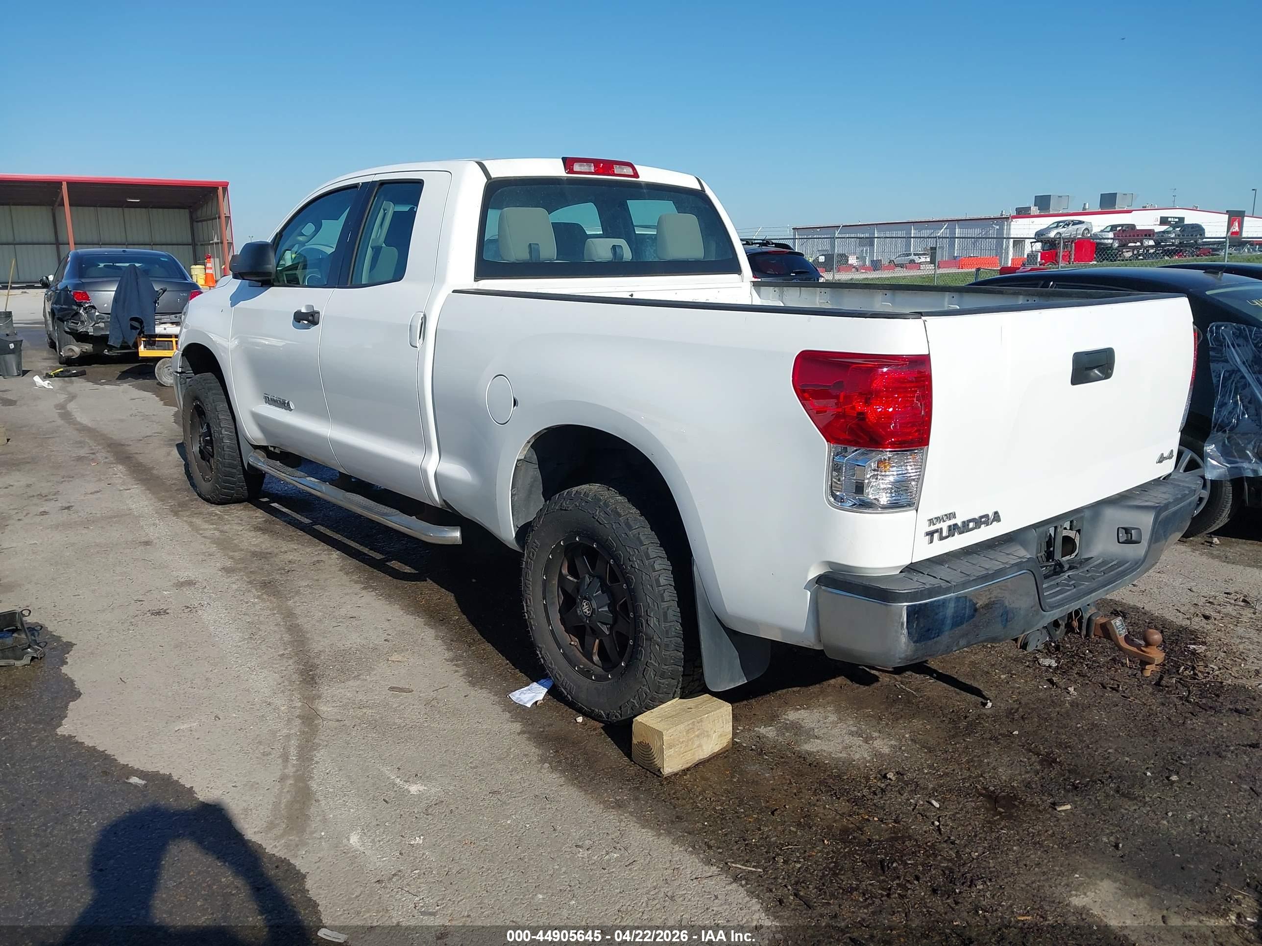 TOYOTA TUNDRA image 3
